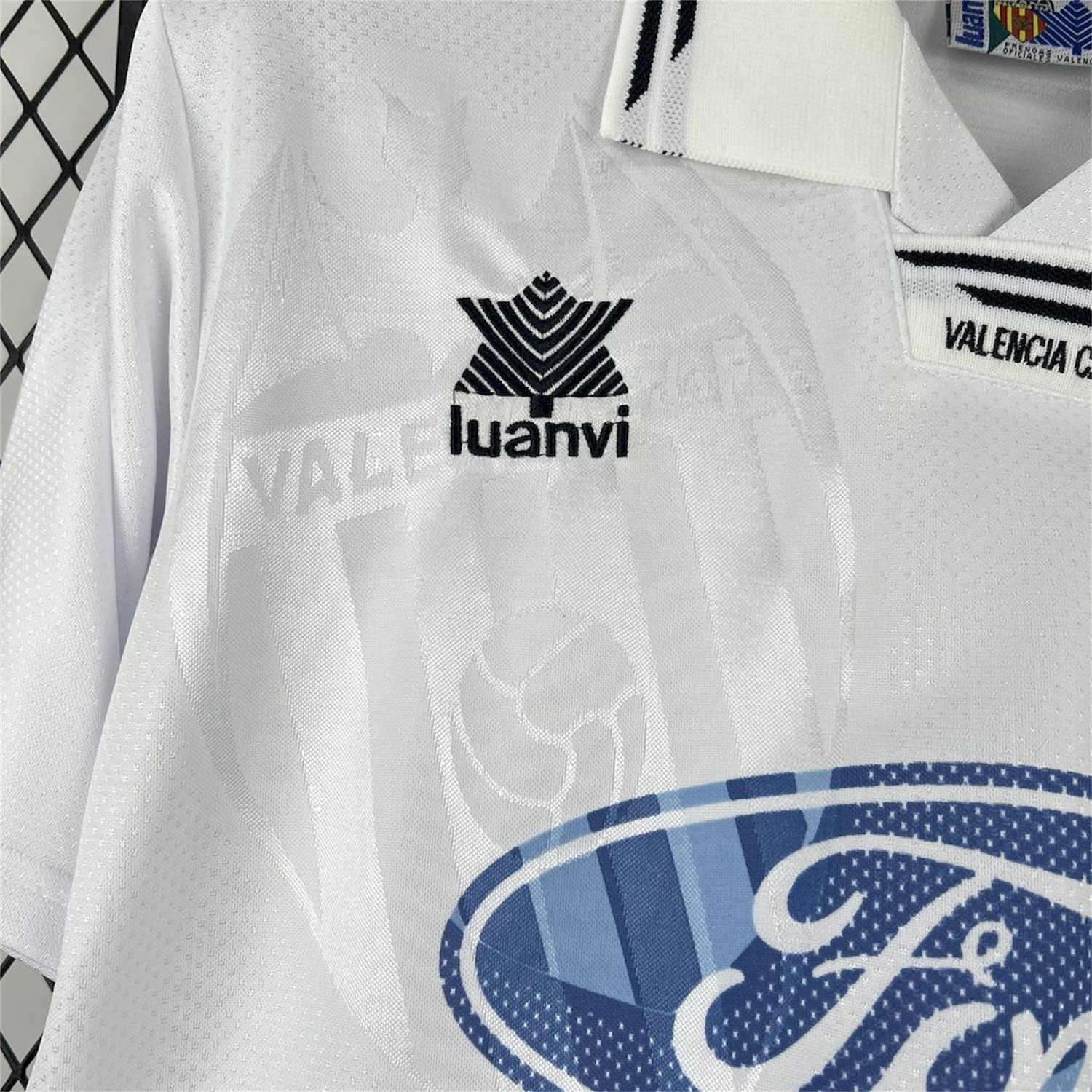 Retro Valencia 1995-96 Home Jersey - UnitedFutballJersey