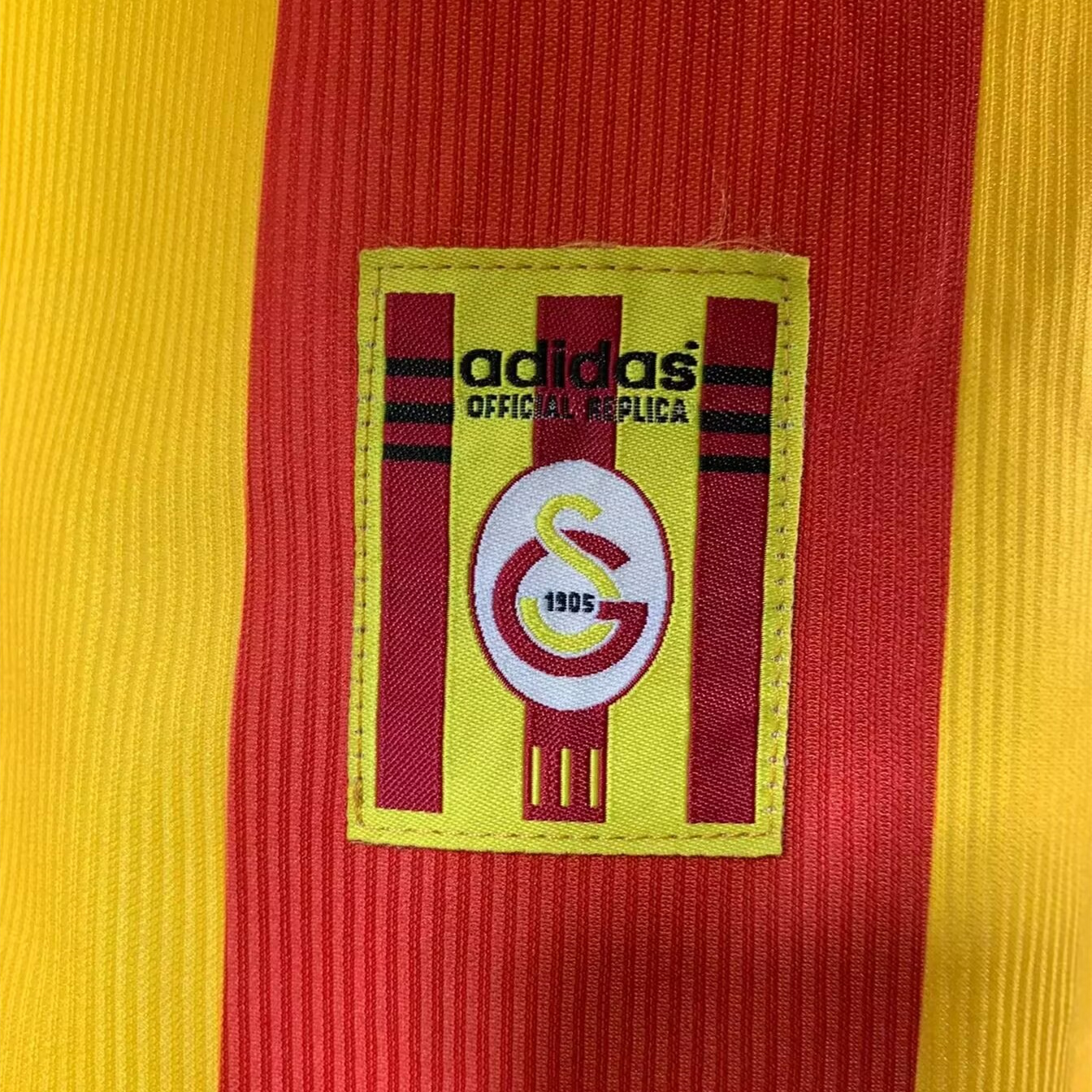 Retro Galatasaray 1999-00 Home Jersey - UnitedFutballJersey