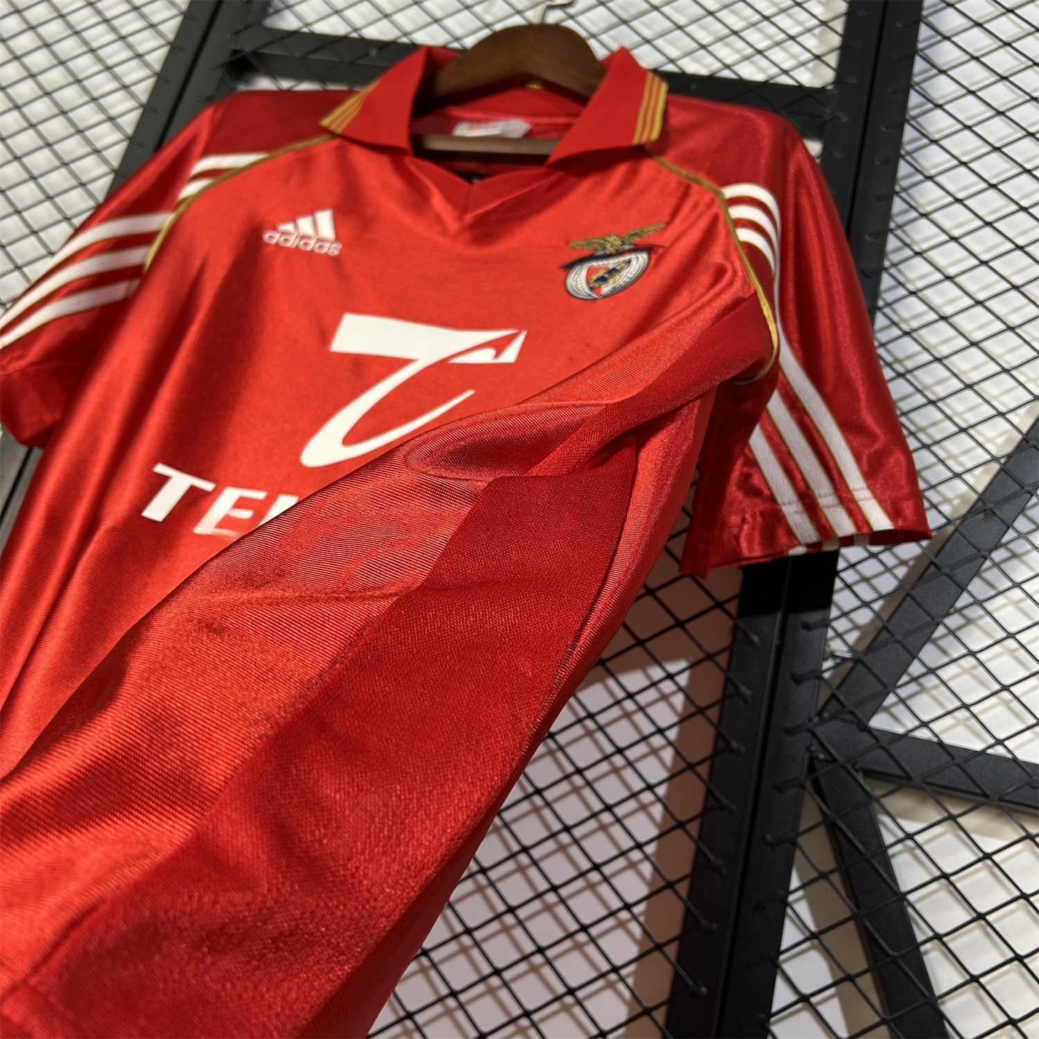 Retro Benfica 1998-99 Home Jersey - UnitedFutballJersey