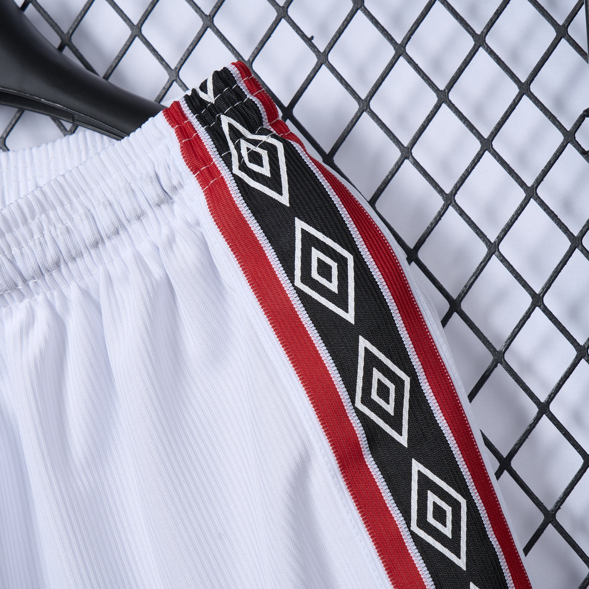 Retro Manchester United 1998-99 Home Shorts - UnitedFutballJersey