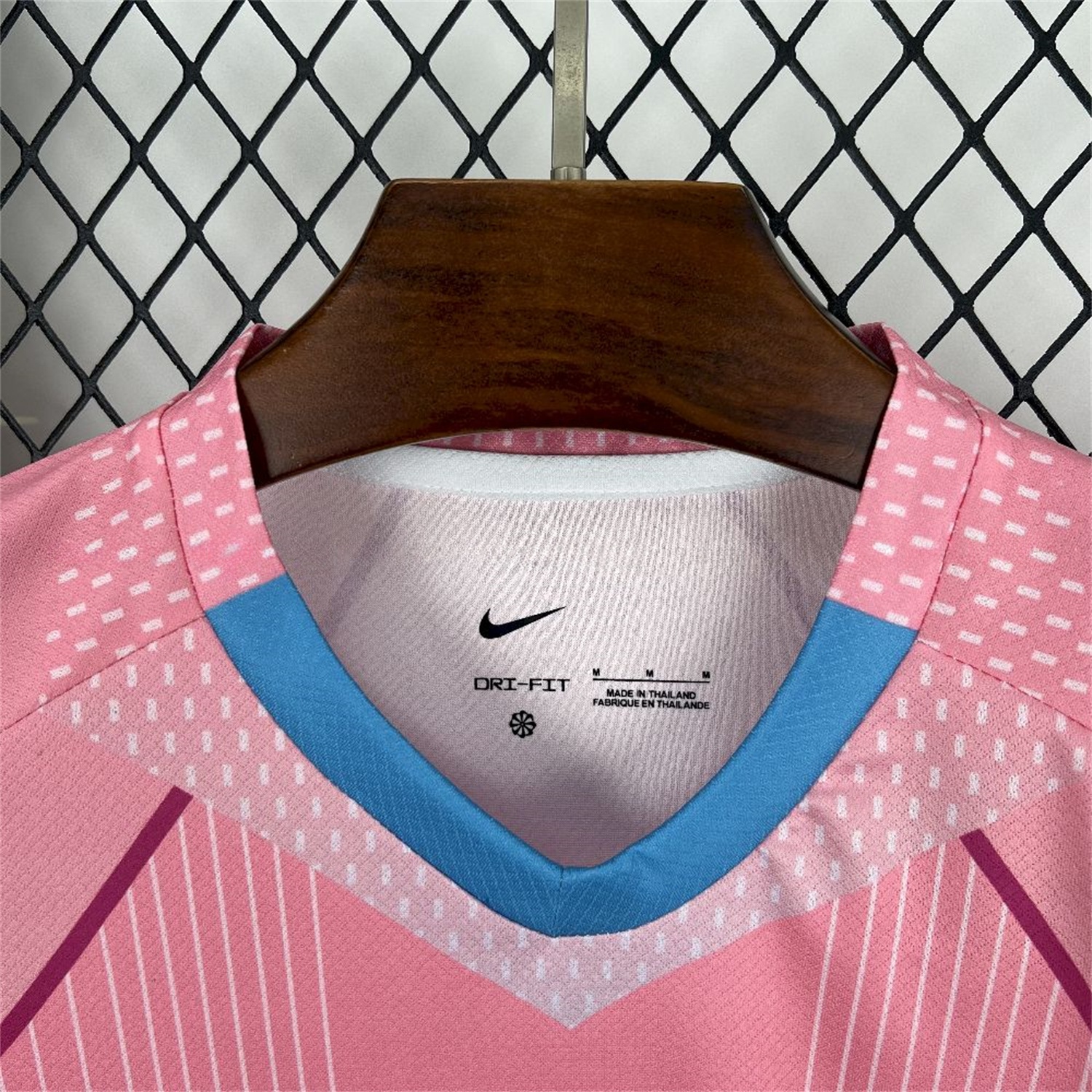 Paris Saint-Germain PSG 25-26 T90 White Lines Pink Gradient Special Jersey - Fans Version - UnitedFutballJersey