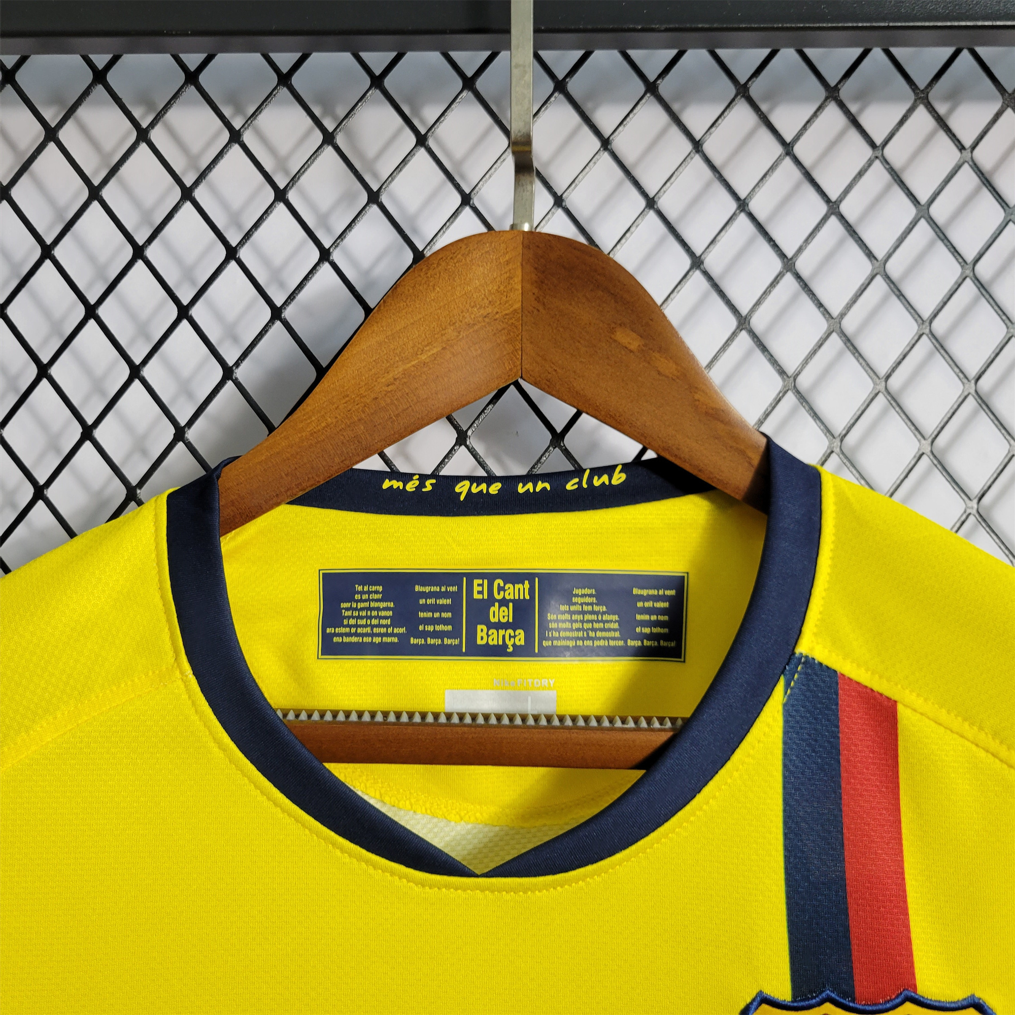 Retro Barcelona 08-09 Away Stadium Long Sleeve Jersey - UnitedFutballJersey