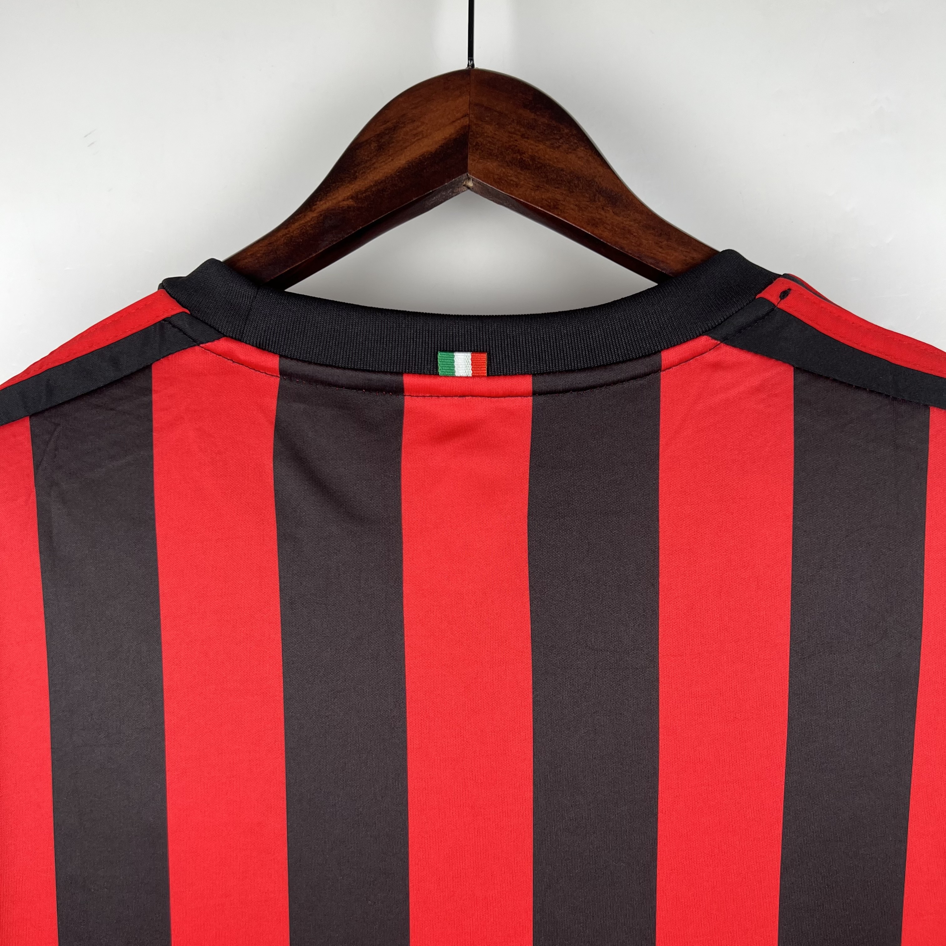 Retro AC Milan 2017-18 Home Stadium Jersey - UnitedFutballJersey