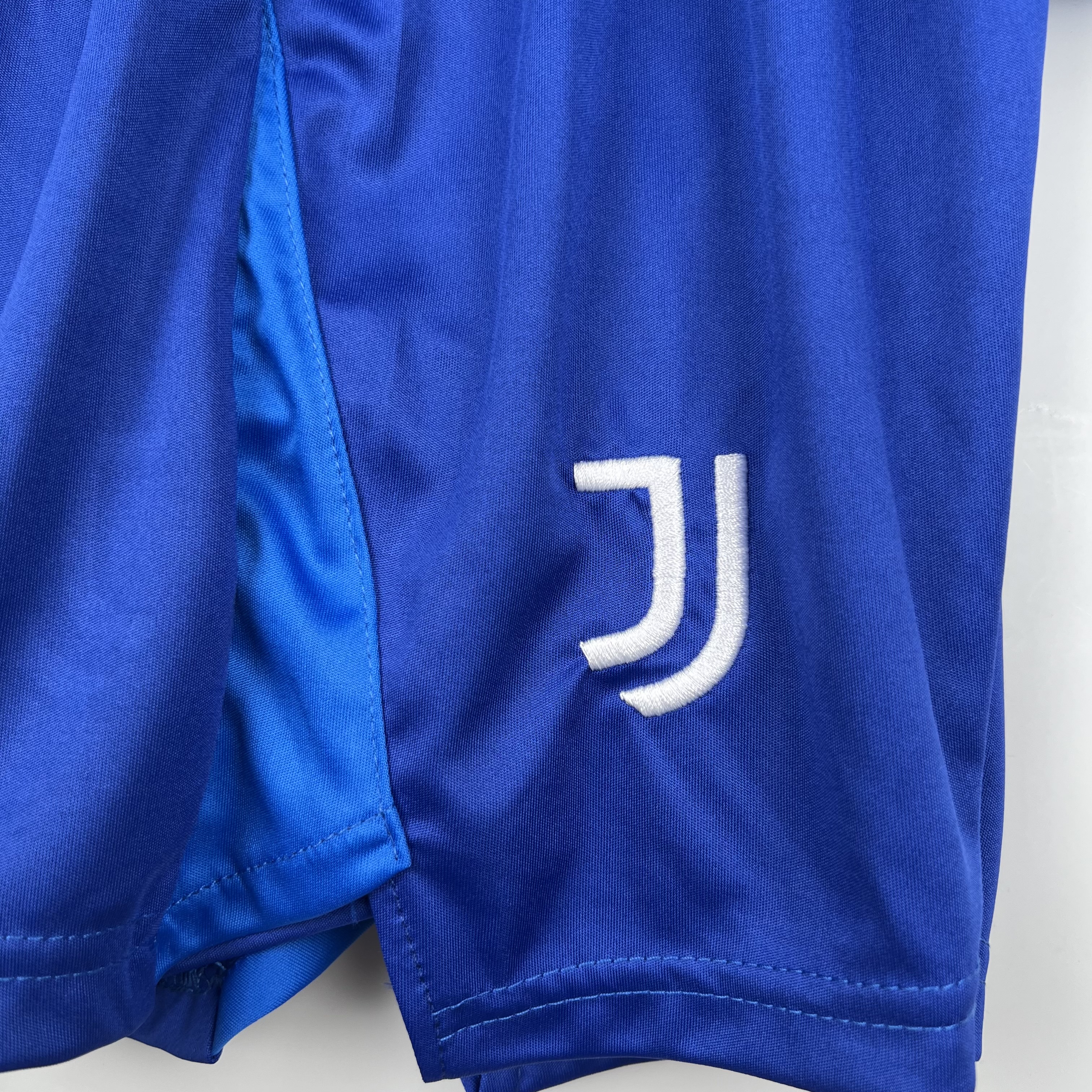 23/24 Juventus Goalkeeper Blue Kid Kit - Size:16-28 - UnitedFutballJersey