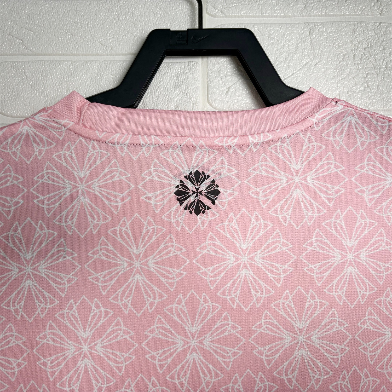 El Salvador 2025-26 Pink Pre-Match Jersey - Fans Version - UnitedFutballJersey