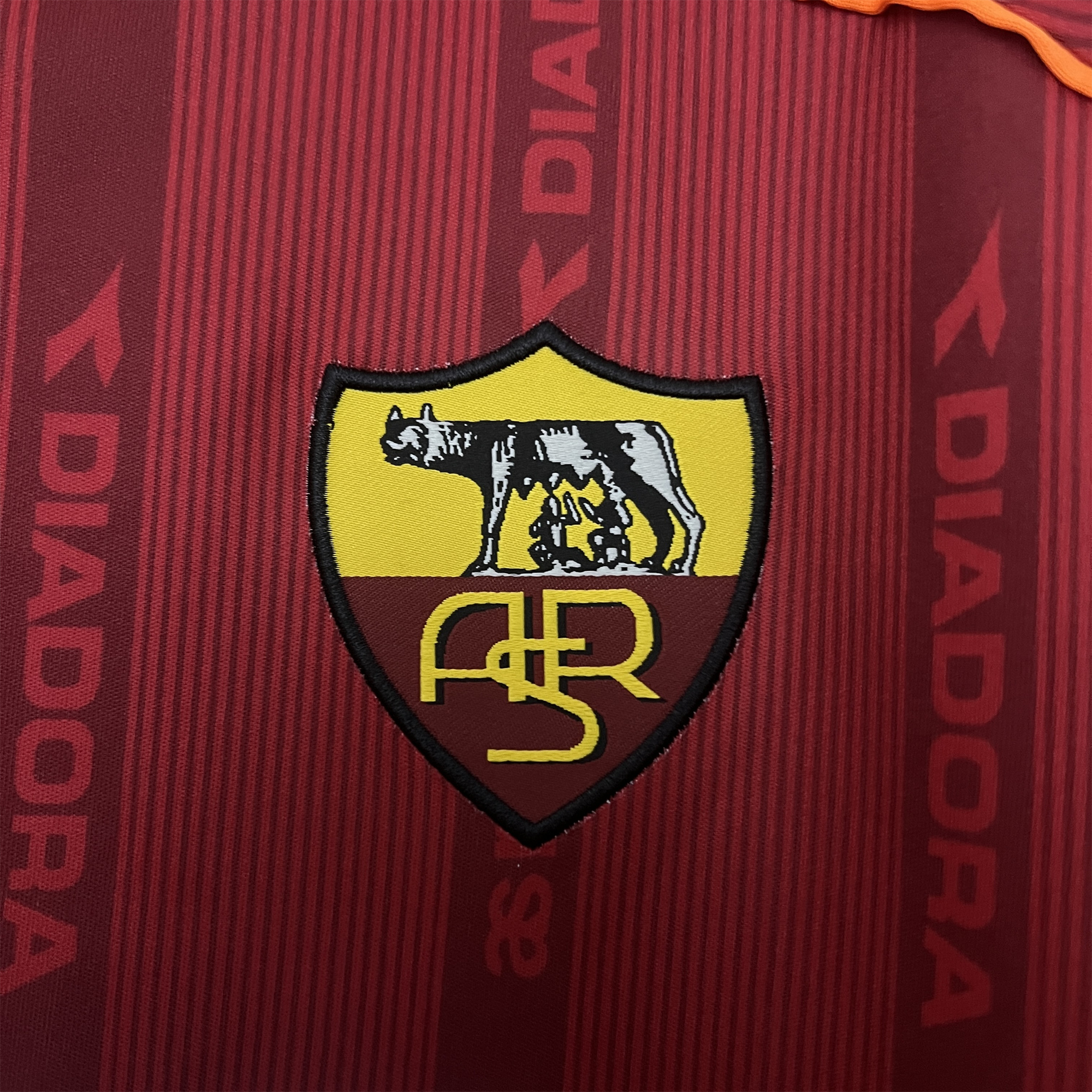 Retro Roma 1999-00 Home Jersey - UnitedFutballJersey