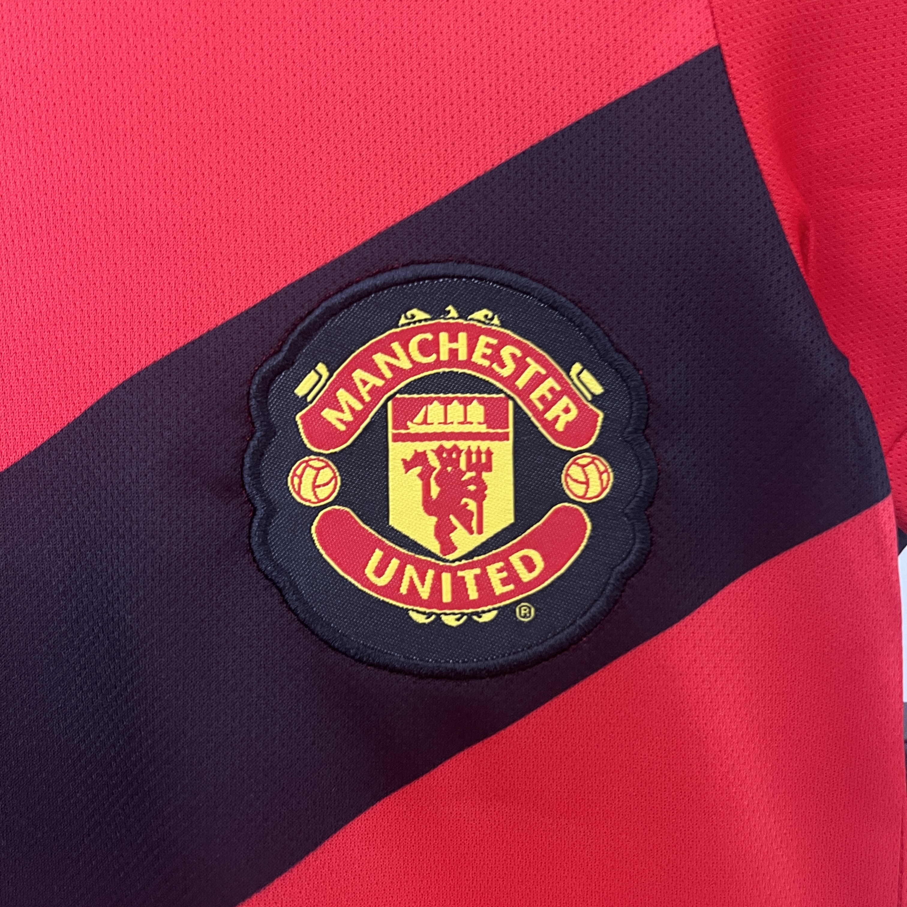 Retro Manchester United 2009-10 Home Stadium Kids Kit - UnitedFutballJersey
