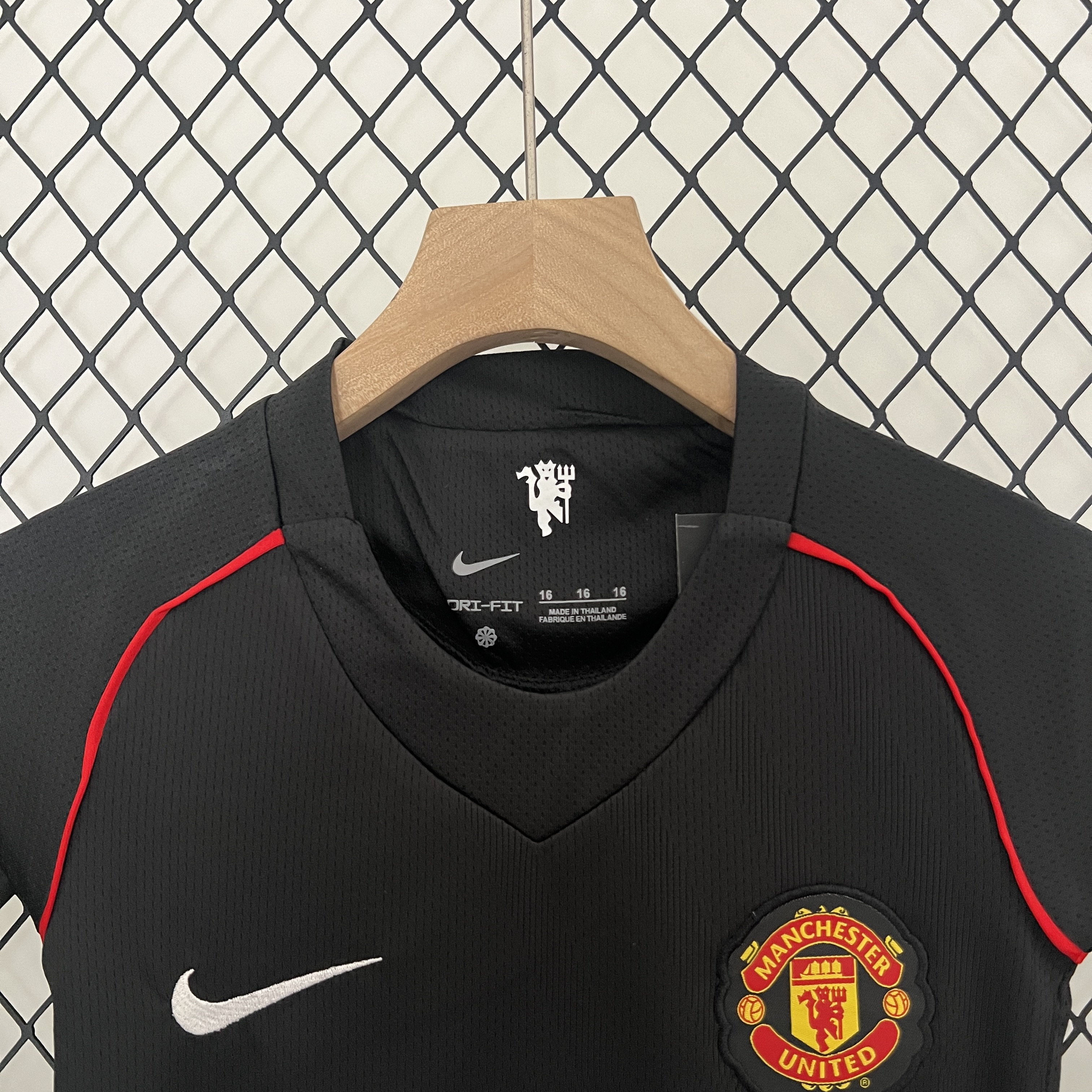 Retro Manchester United 2007-08 Away Stadium Kids Kit - UnitedFutballJersey
