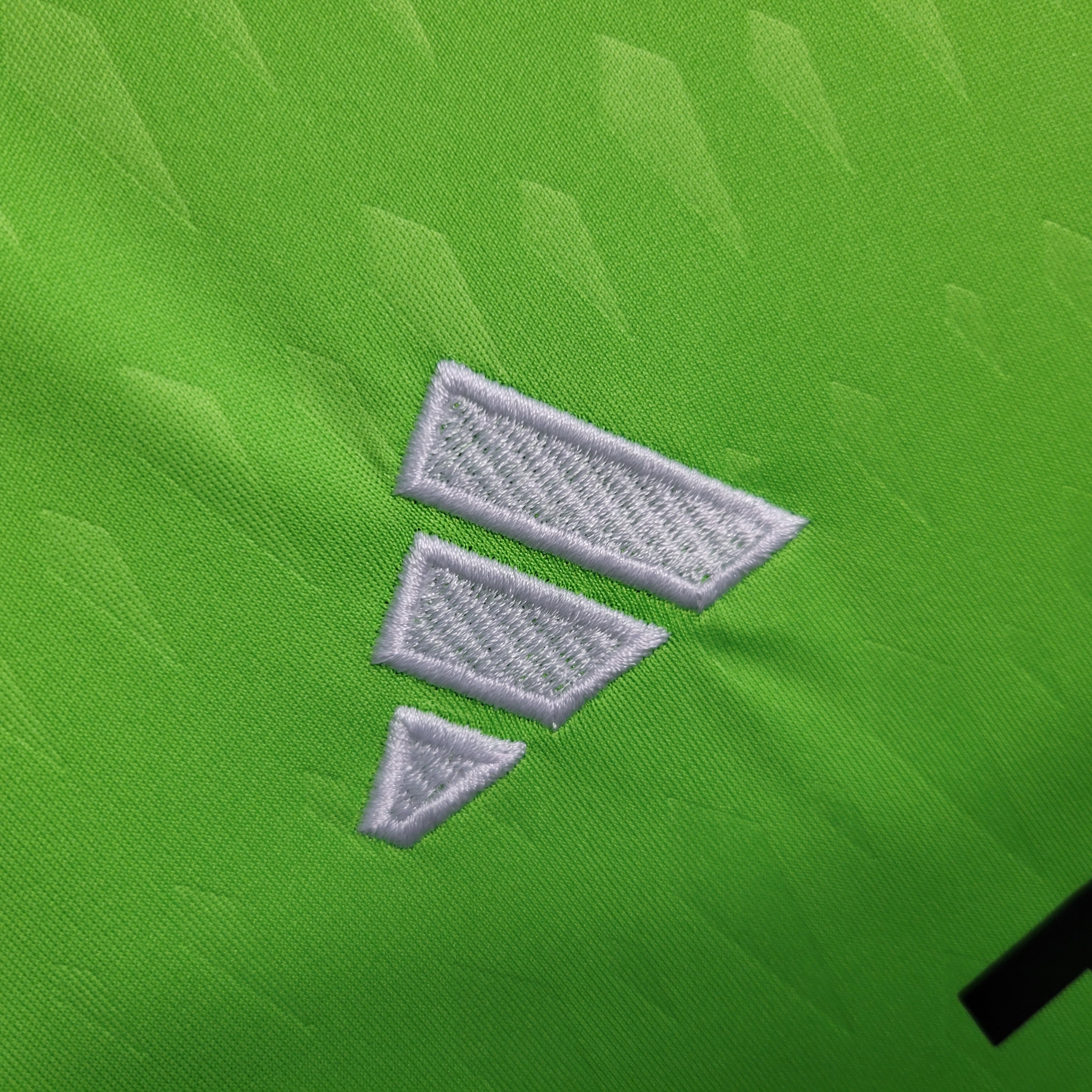 Manchester United 23-24 Green Goalkeeper Jersey - Fans Version - UnitedFutballJersey