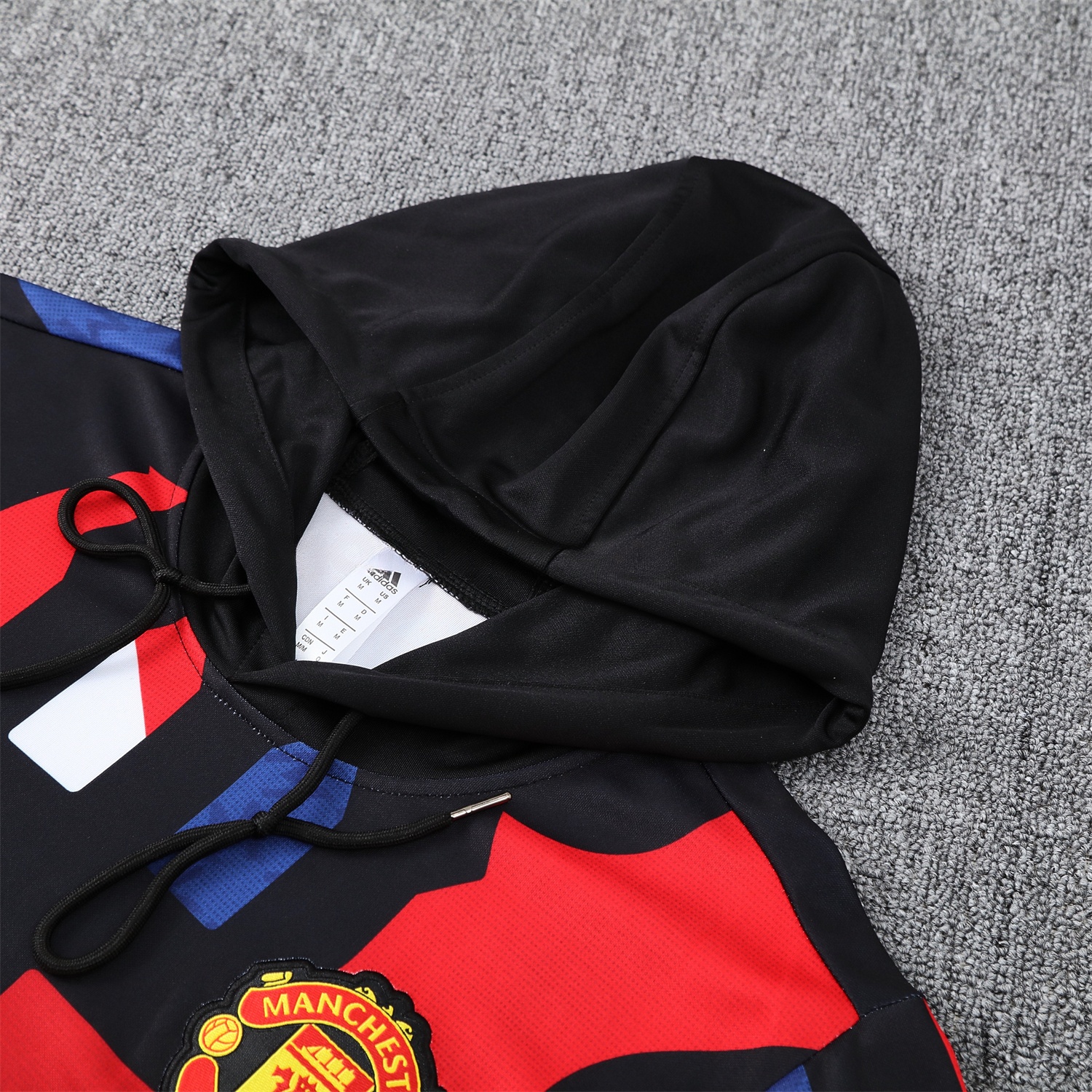 Manchester United 24-25 Pre-Match Traning Hoodie Set - Black Top and Pants - UnitedFutballJersey
