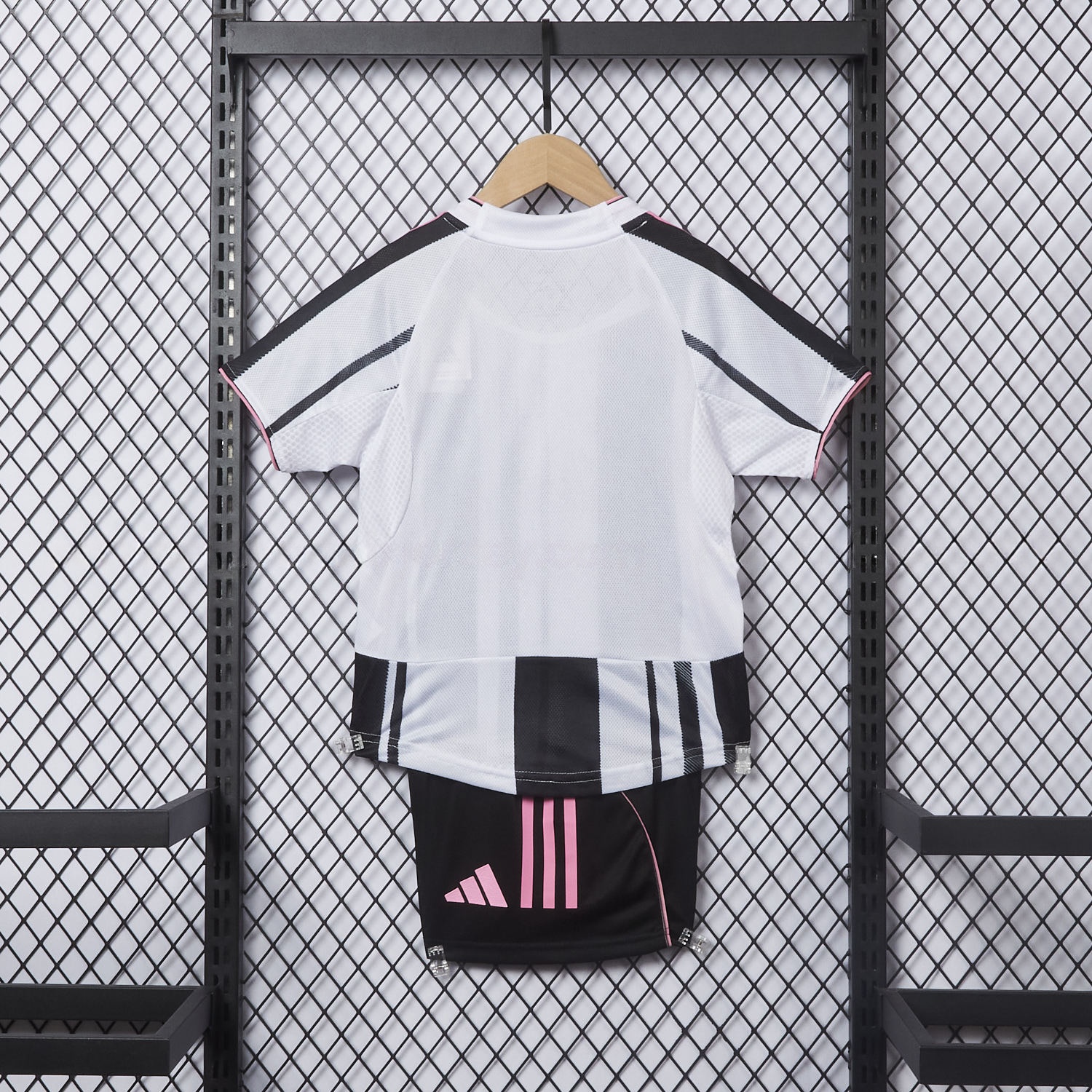 Juventus 25-26 Home Kids Kit - Player Version - UnitedFutballJersey