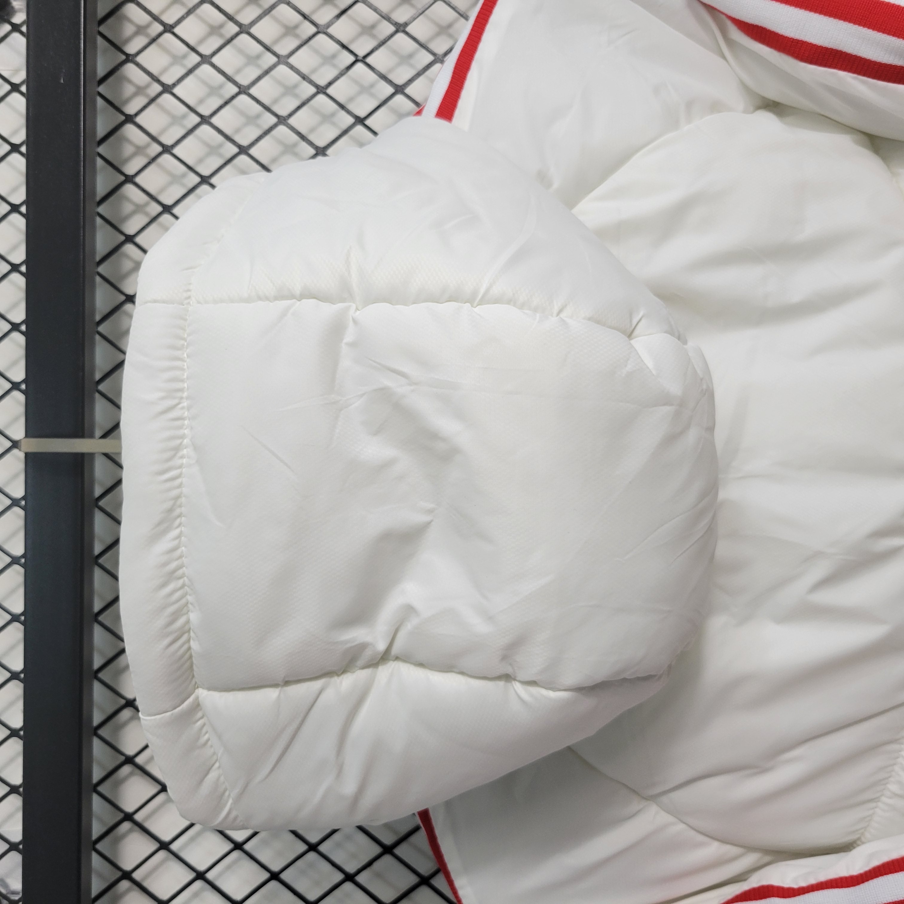 Manchester United 23-24 Men's Hooded Thermal Cotton Jacket - White - UnitedFutballJersey