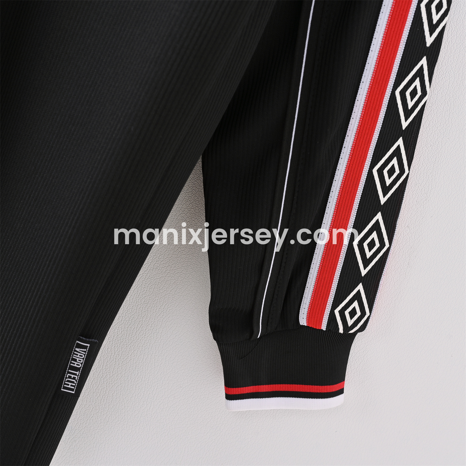 Retro Manchester United 1998-99 Black Long Sleeves Jersey - UnitedFutballJersey