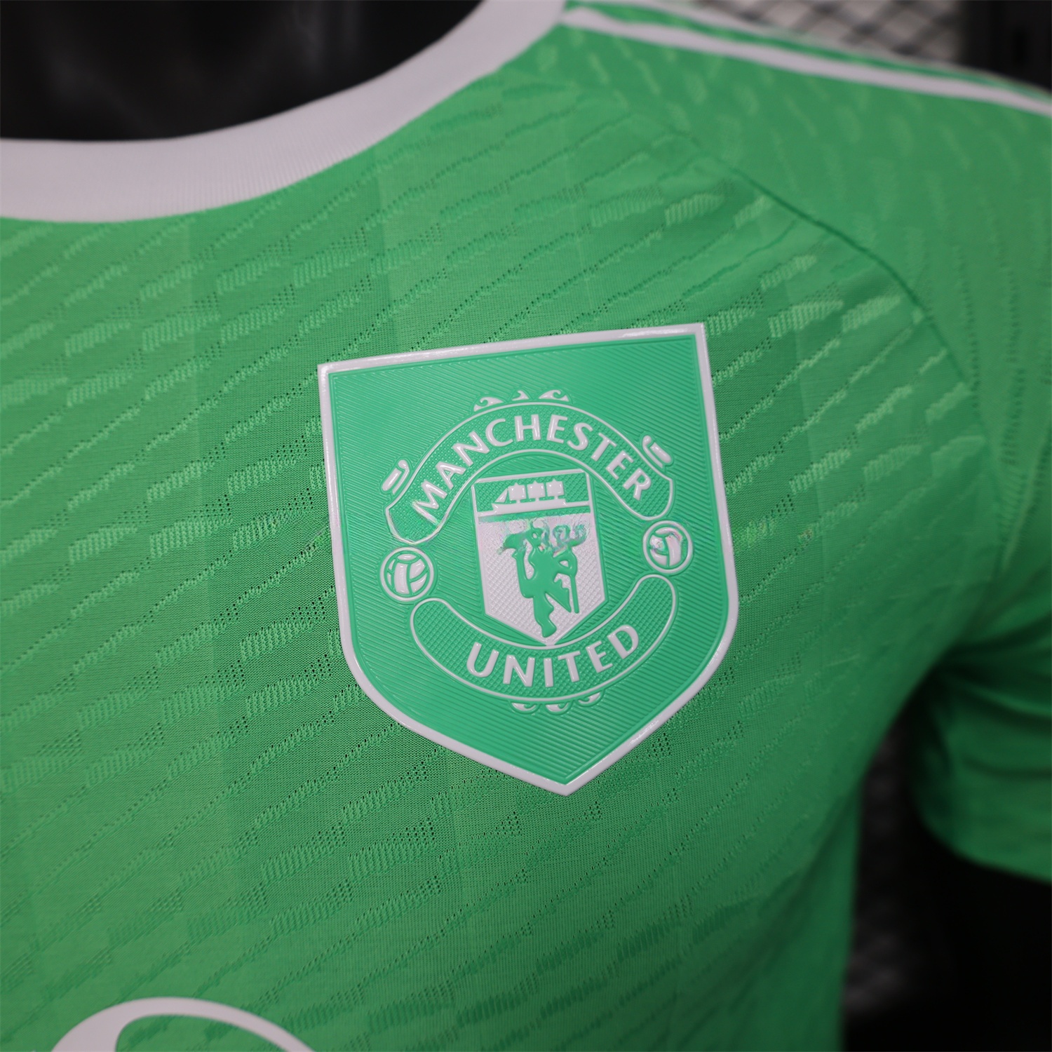 Manchester United 25-26 Trefoil Green Goalkeeper Jersey - Player Version - UnitedFutballJersey