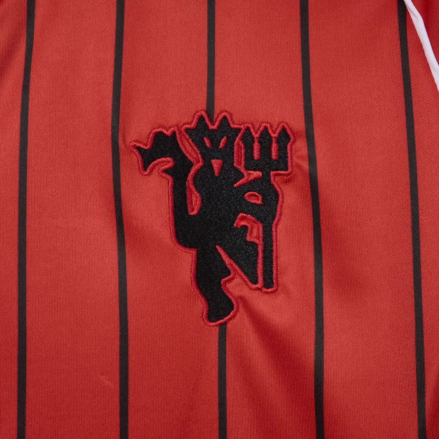 Manchester United 25-26 Red Baseball Jersey with Black Stripes - UnitedFutballJersey