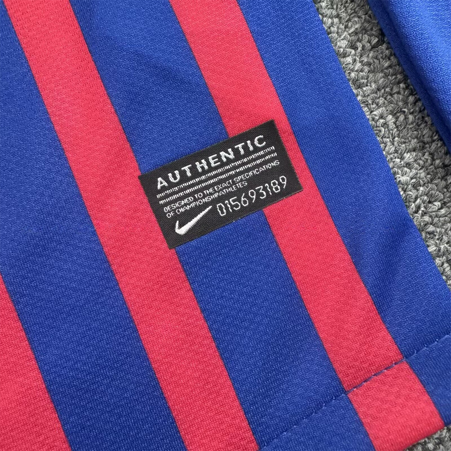 Retro Barcelona 2011-12 Home Kids Kit - UnitedFutballJersey