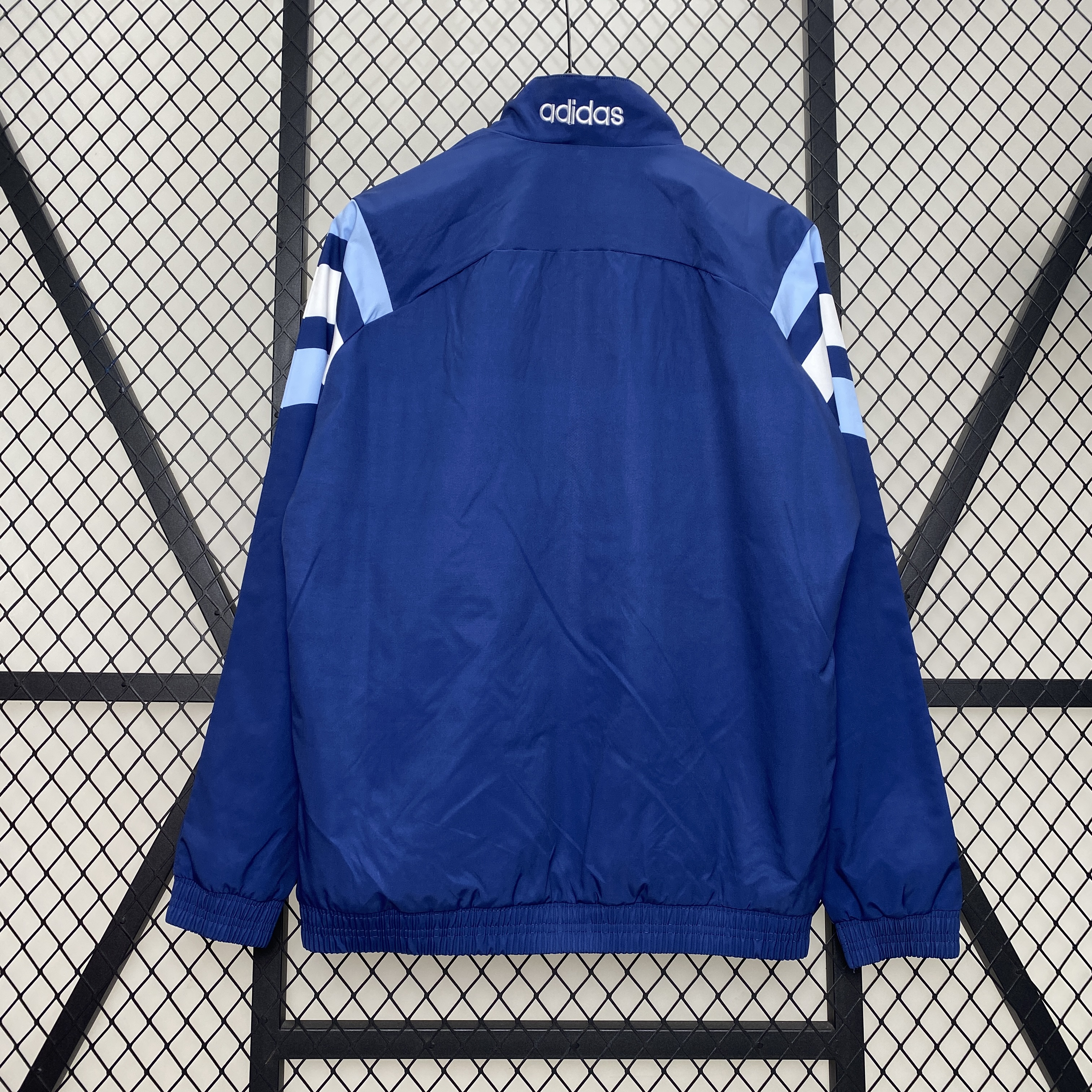 Argentina 24-25 Throwback Windbreaker Jacket - Blue - UnitedFutballJersey