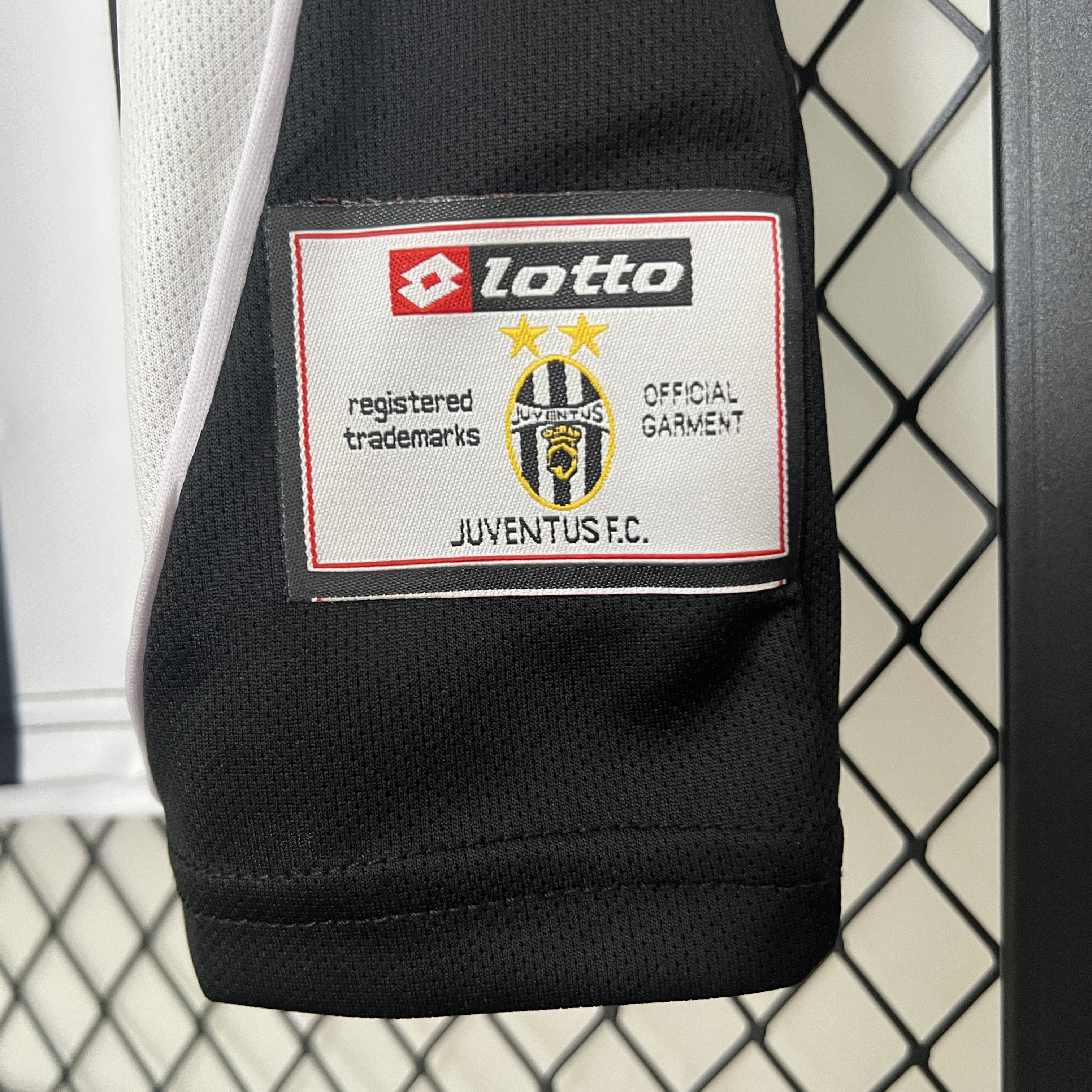 Retro Juventus 2002-03 European Home Jersey - UnitedFutballJersey