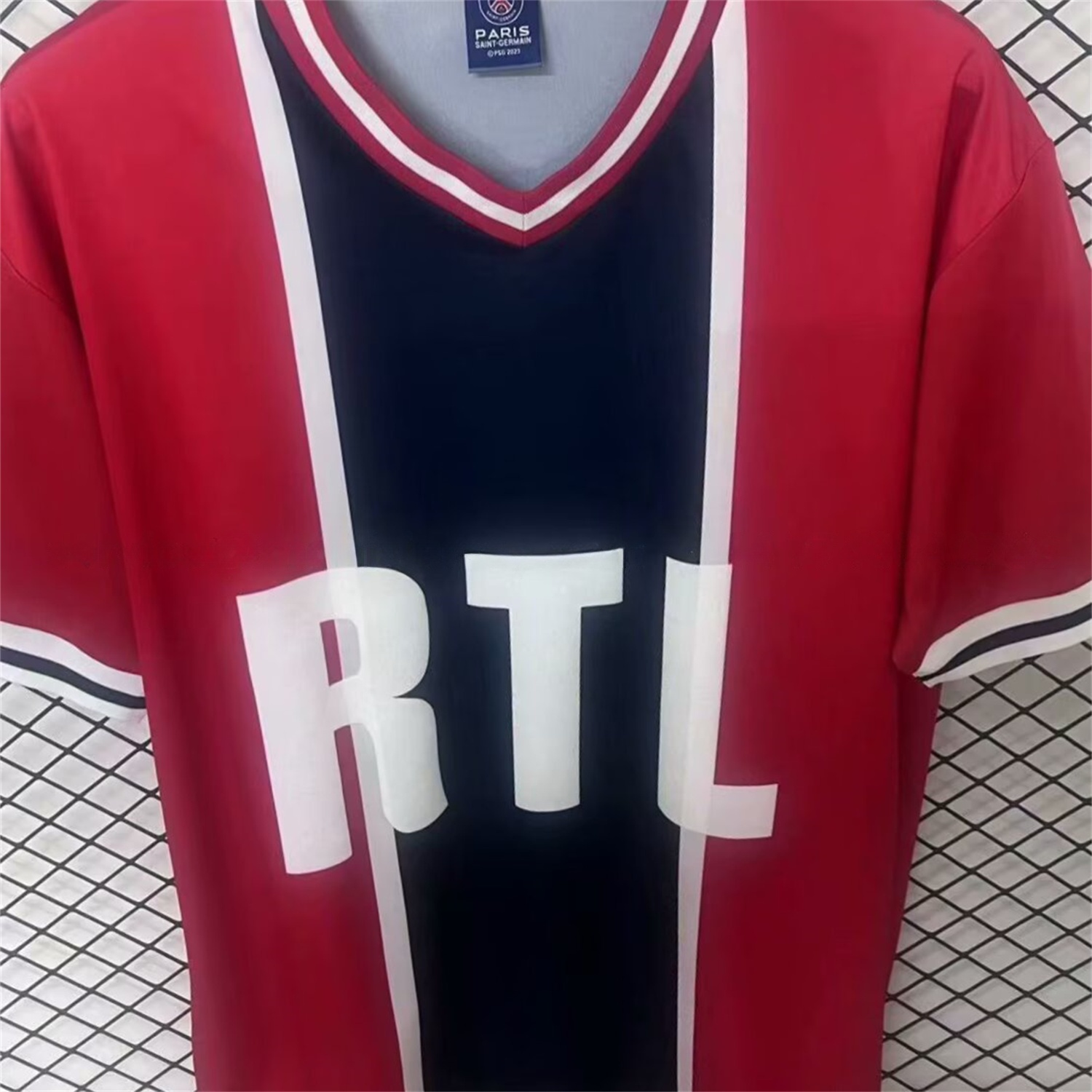 Retro Paris Saint-Germain PSG 1975 Away Jersey with Number 11 - UnitedFutballJersey