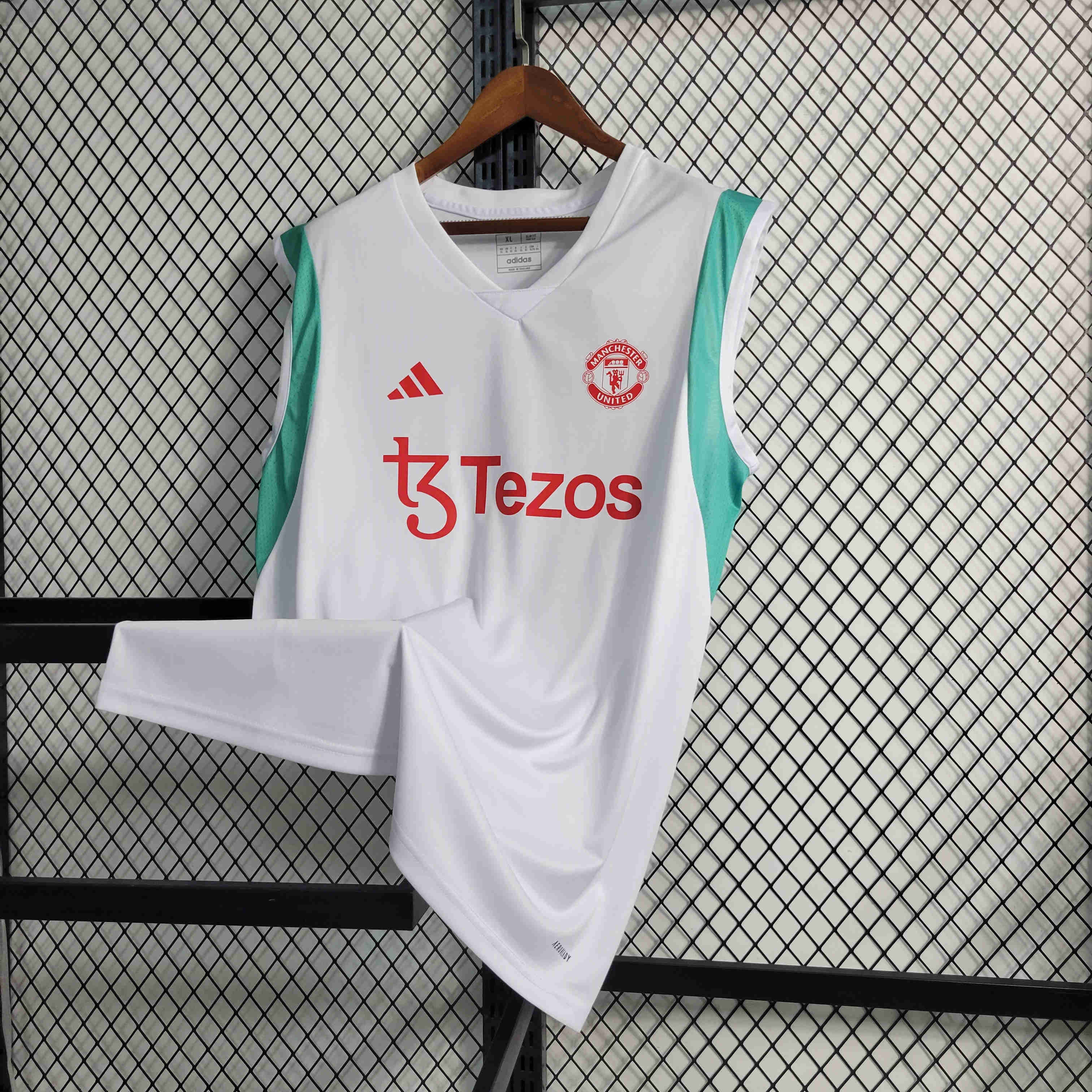 Manchester United 23-24 White Training Vest Size S-XXL - UnitedFutballJersey