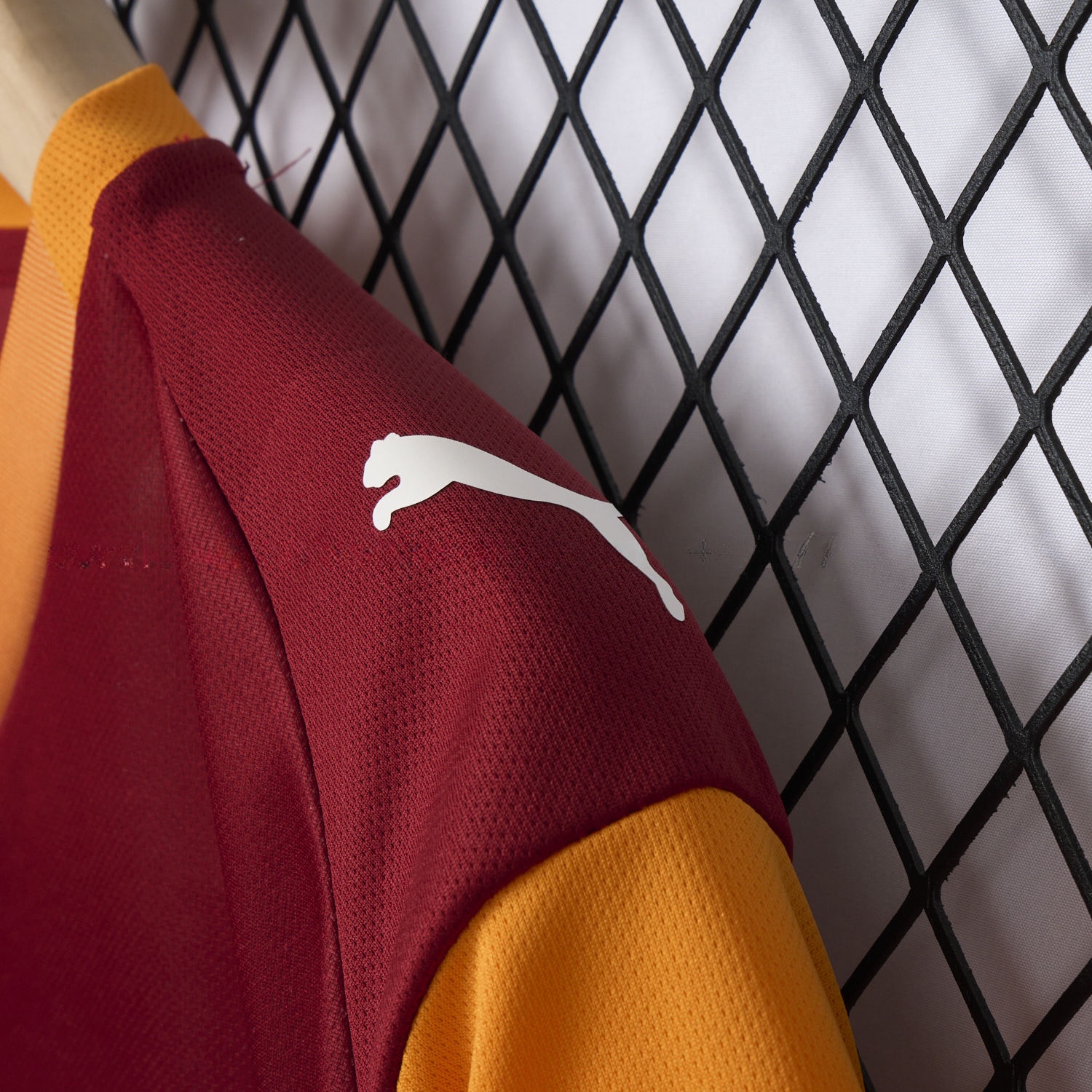 Galatasaray 25-26 Home Unsponsored Jersey with Five Stars - Fans Version - UnitedFutballJersey