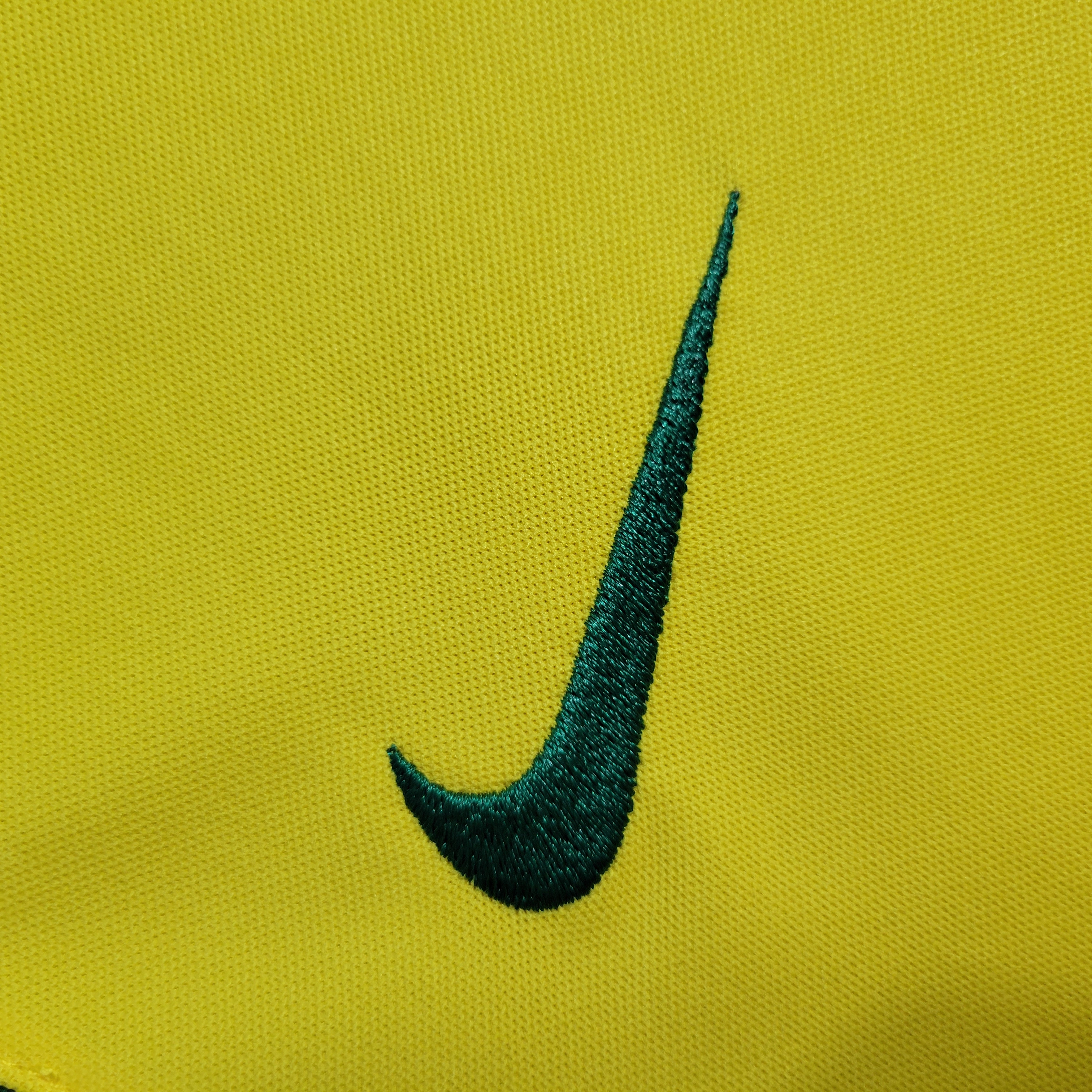 Retro Brazil 2002 Home Stadium Jersey - UnitedFutballJersey