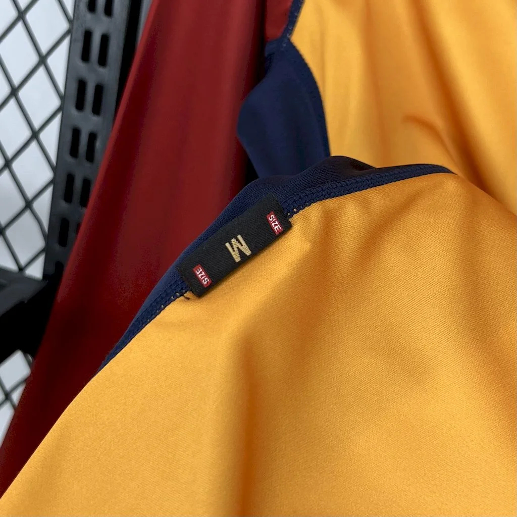 Retro Roma 2001-02 Home Long Sleeves Jersey - UnitedFutballJersey