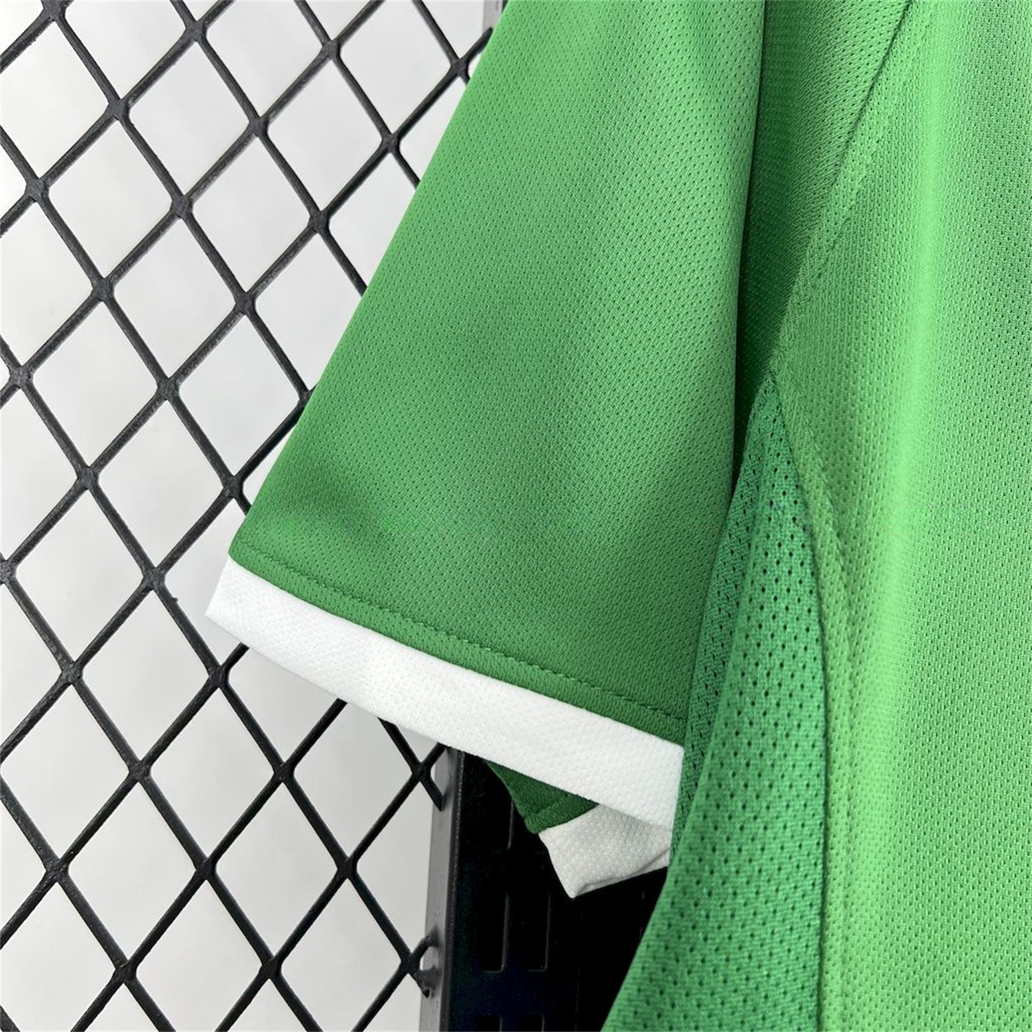 Retro Wolfsburg 2008-09 Home Jersey - UnitedFutballJersey