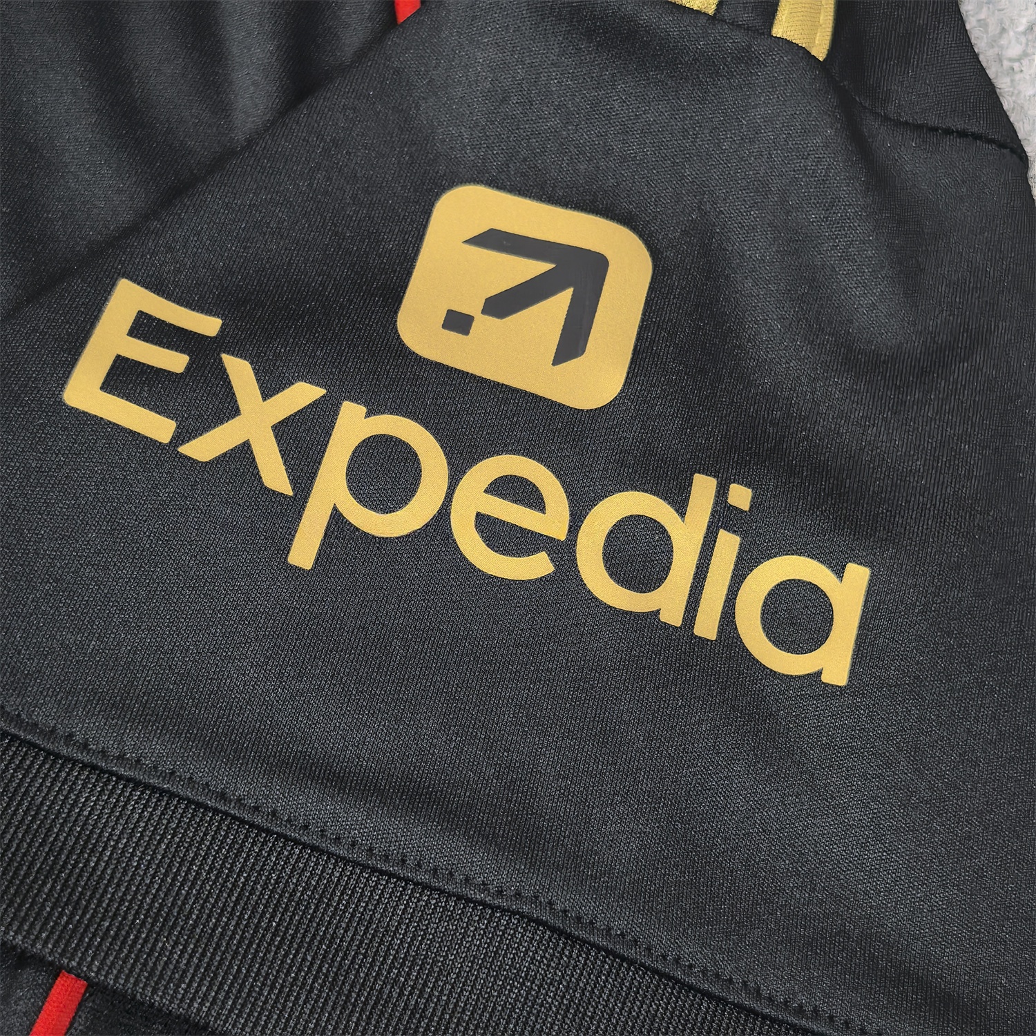 Liver.pool 25-26 Black Gold Special Jersey with Red Lines - Fans Version - UnitedFutballJersey