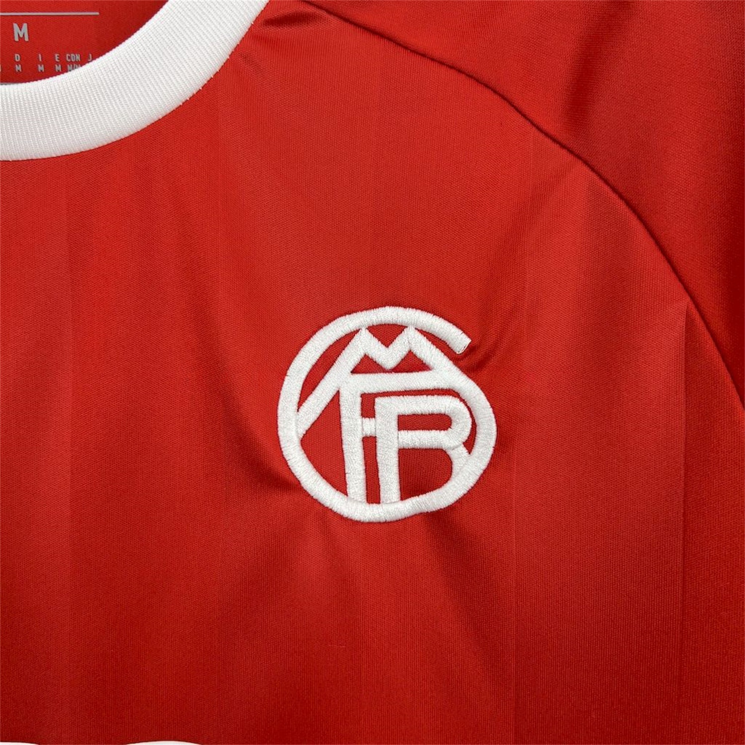 Bayern Munich 25-26 Red Trefoil Goalkeeper Jersey - Fans Version - UnitedFutballJersey
