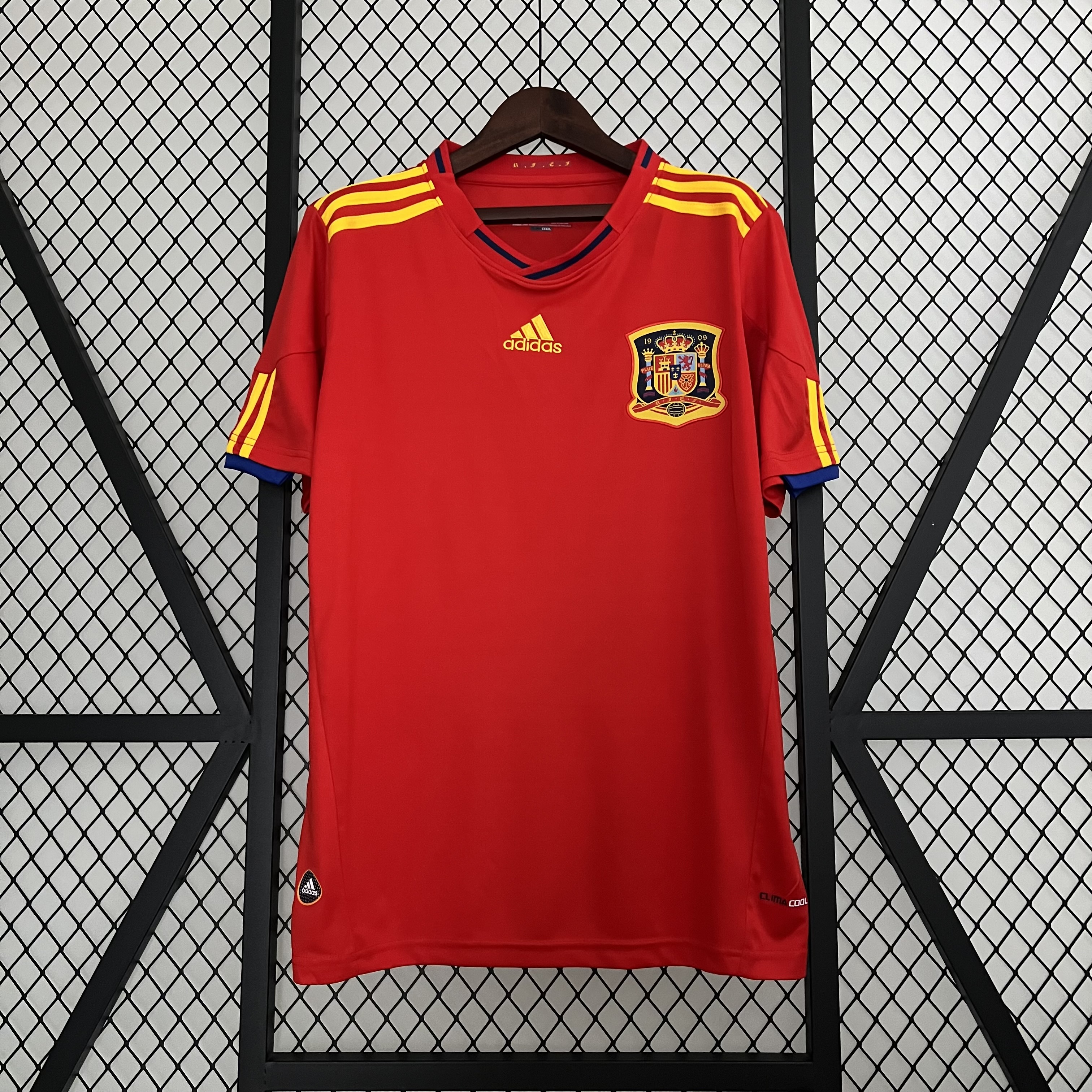 Retro Spain 2010 Home Stadium Jersey - UnitedFutballJersey