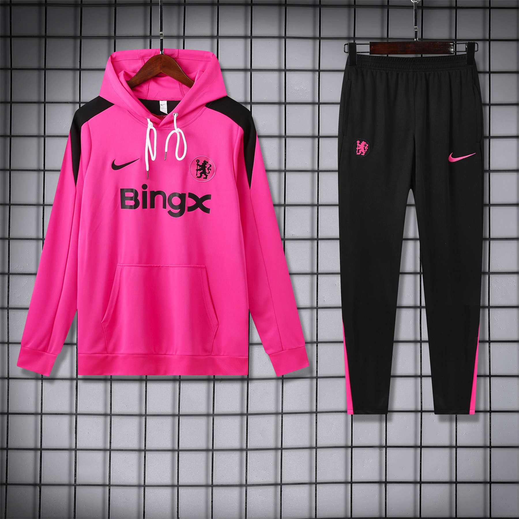 C.H.E.L.S.E.A 24-25 Training Hoodie Set - Pink Hoodie and Black Pants - UnitedFutballJersey