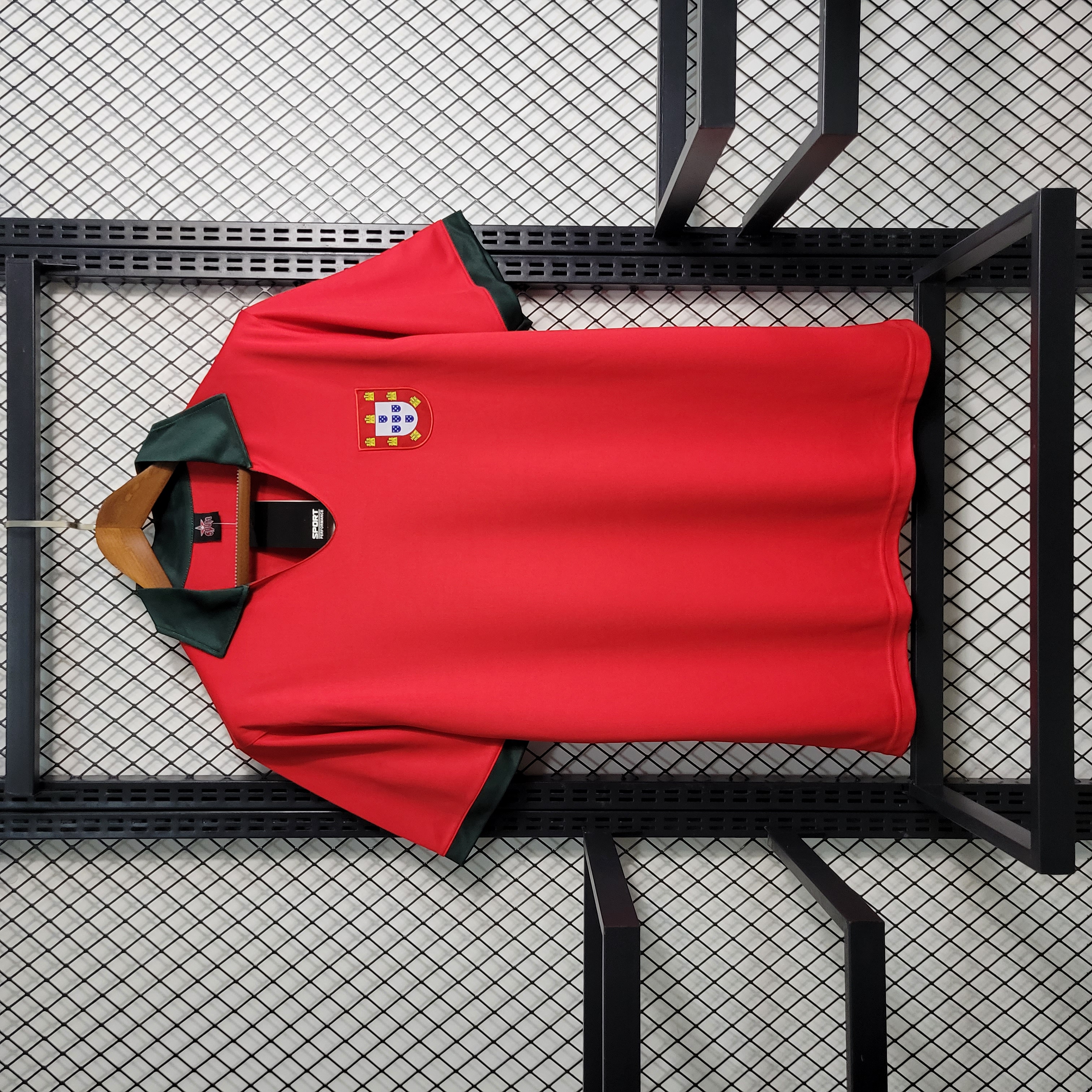 Retro Portugal 1972 Home Stadium Jersey - UnitedFutballJersey