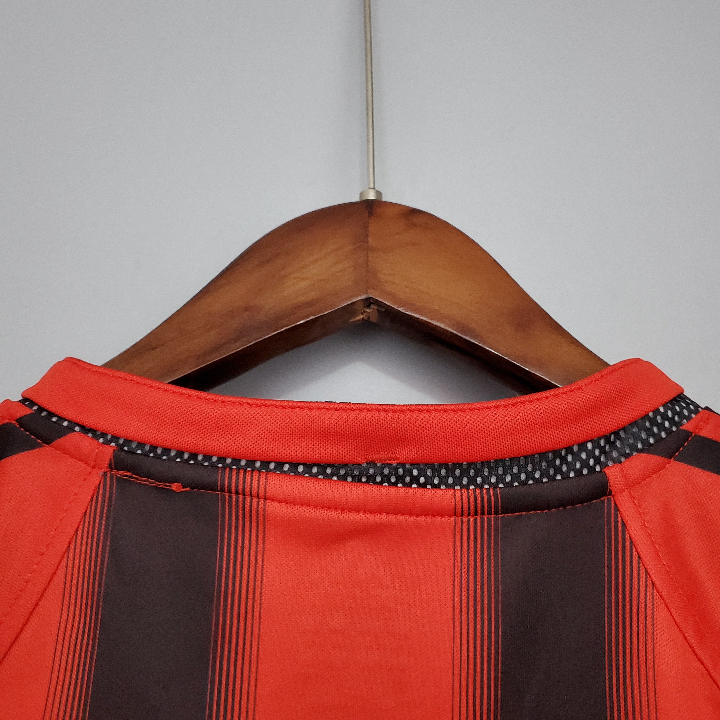 Retro AC Milan 04-05 Home Stadium Jersey - UnitedFutballJersey