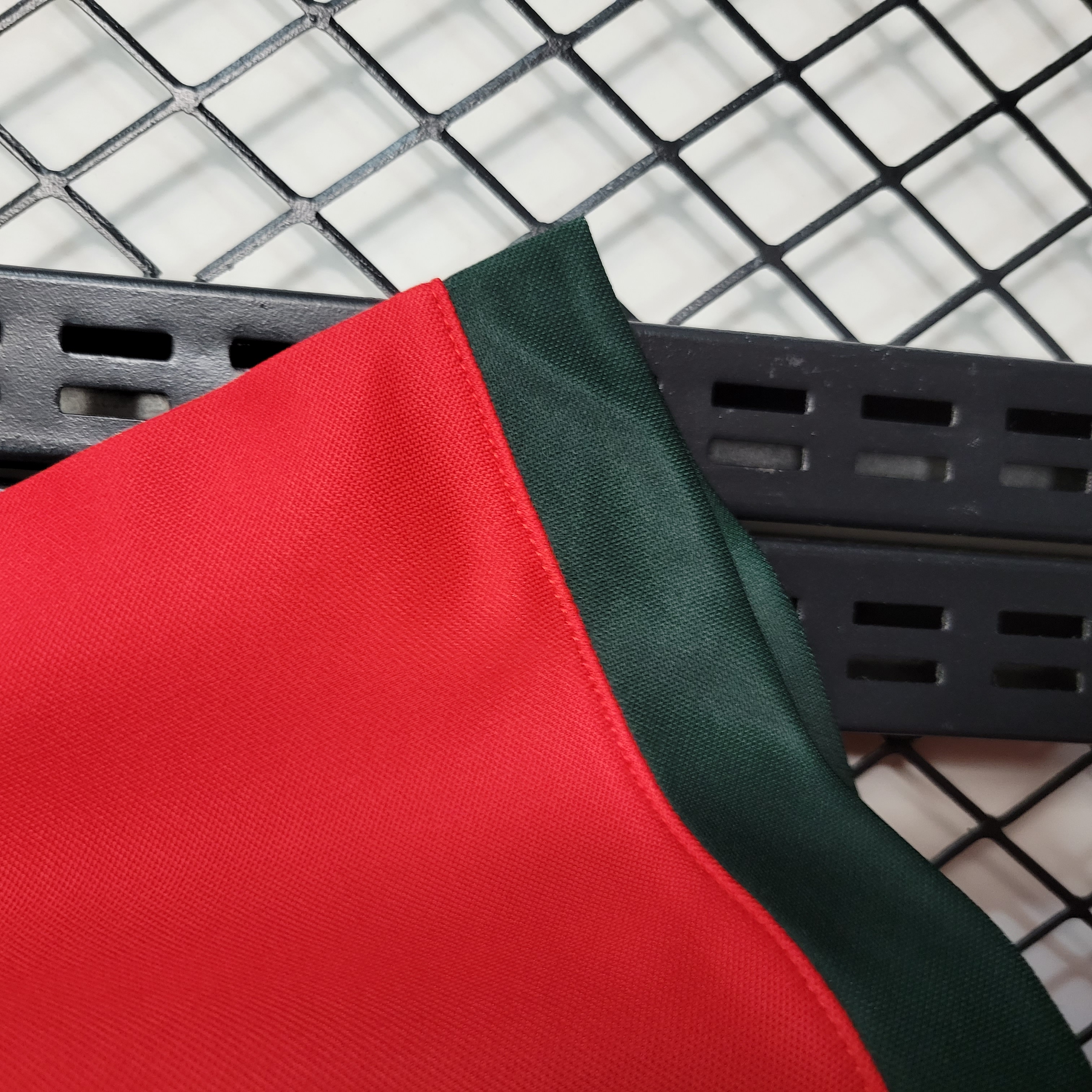 Retro Portugal 1972 Home Stadium Jersey - UnitedFutballJersey