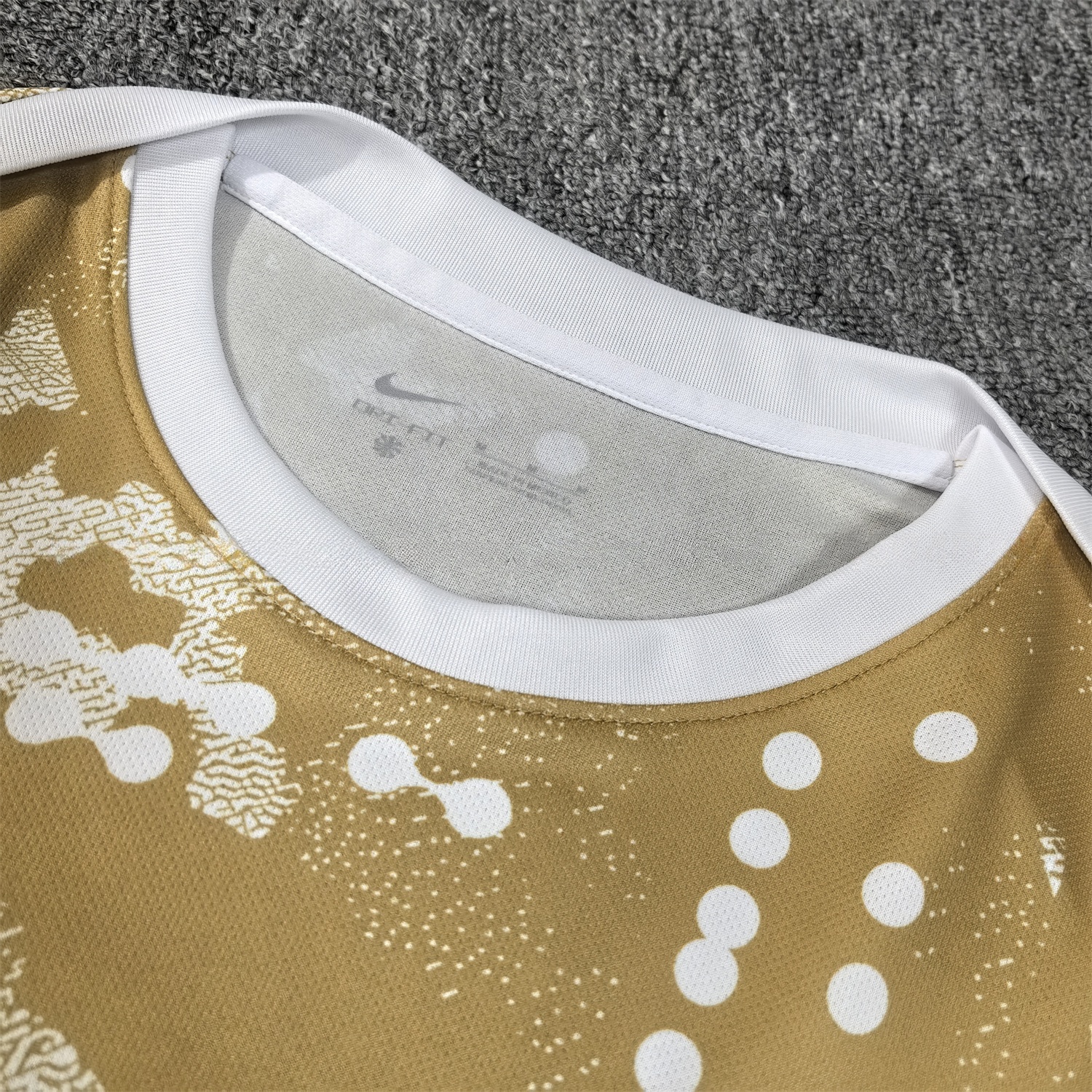 Pumas UNAM 25-26 Mud Yellow Pre-Match Training Jersey - Fans Version - UnitedFutballJersey