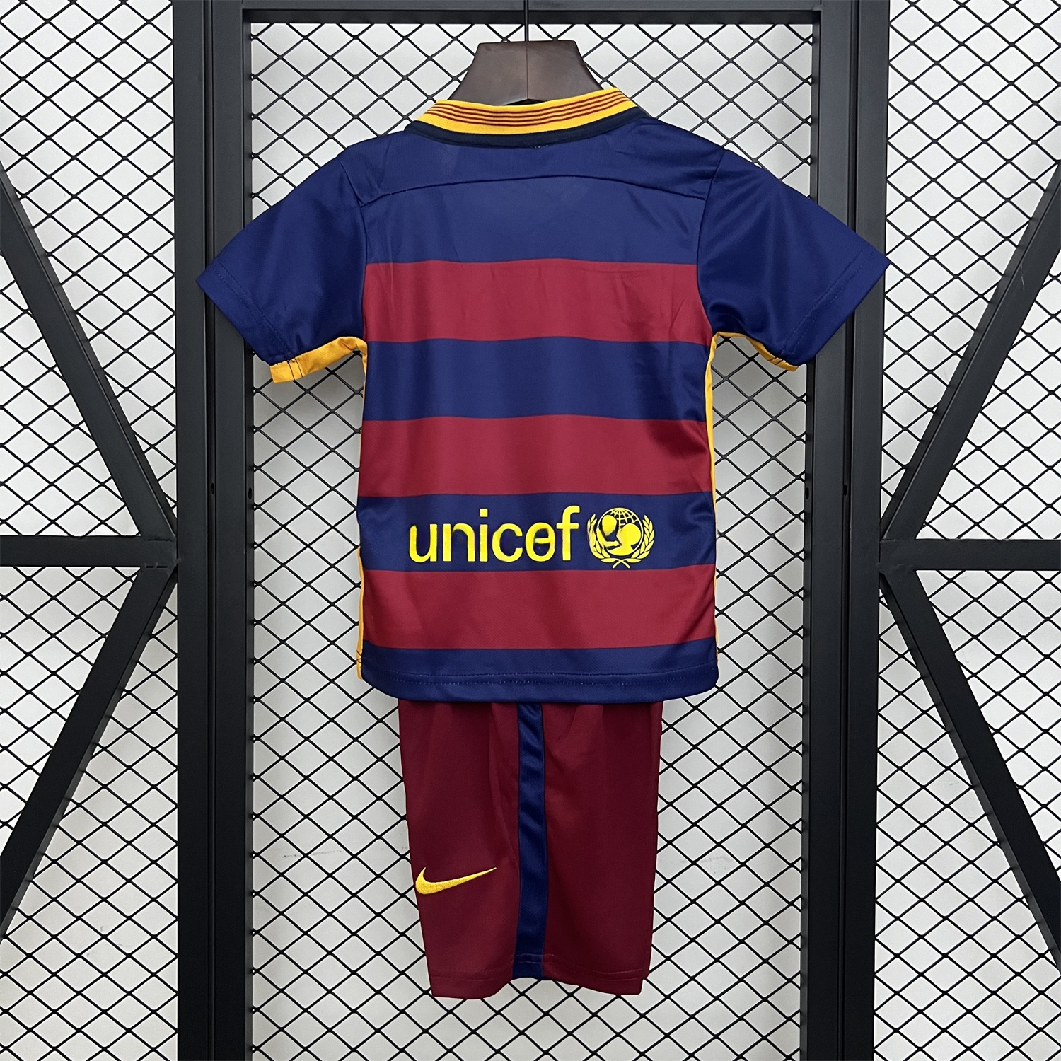 Retro Barcelona 2015-16 Home Kids Kit - UnitedFutballJersey