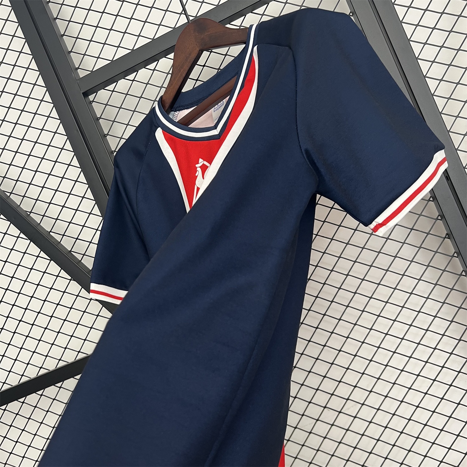 Retro Paris Saint-Germain PSG 1974 Home Jersey - UnitedFutballJersey
