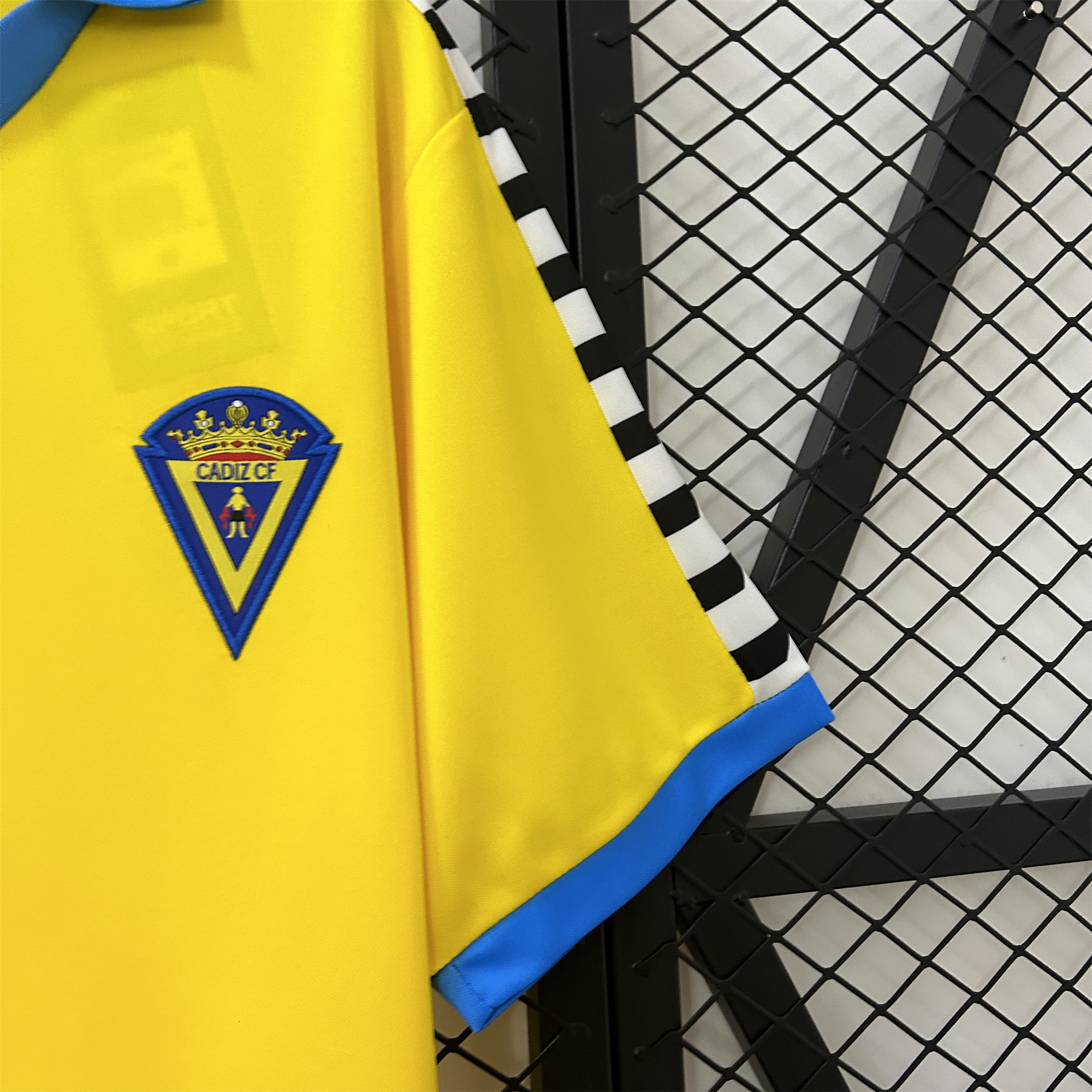 Retro Cádiz Cadiz 1983-84 Home Jersey - UnitedFutballJersey