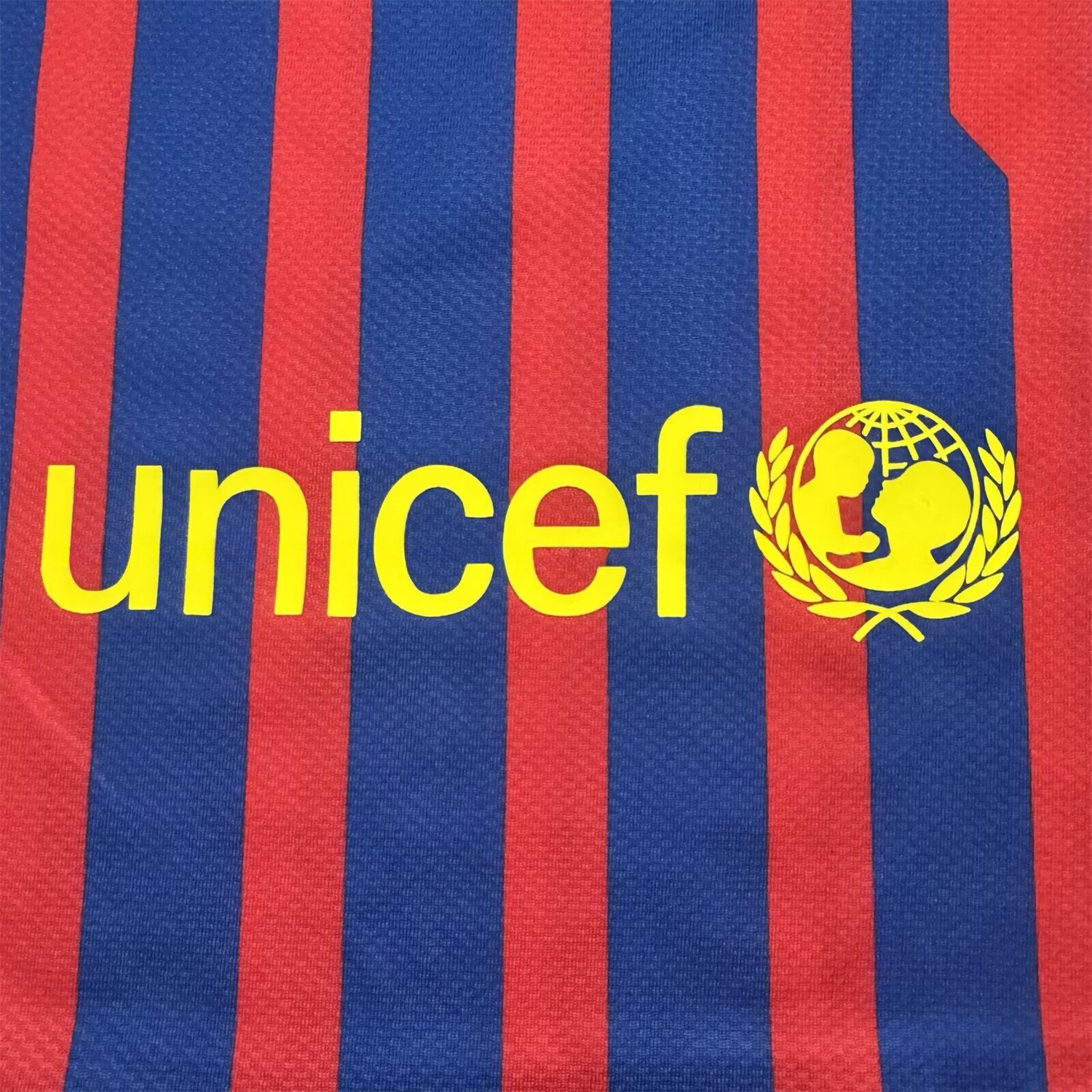 Retro Barcelona 2011-12 Home Kids Kit - UnitedFutballJersey