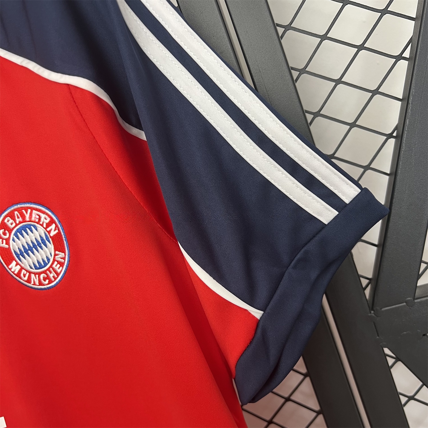 Retro Bayern Munich 2000-01 Home Jersey - UnitedFutballJersey