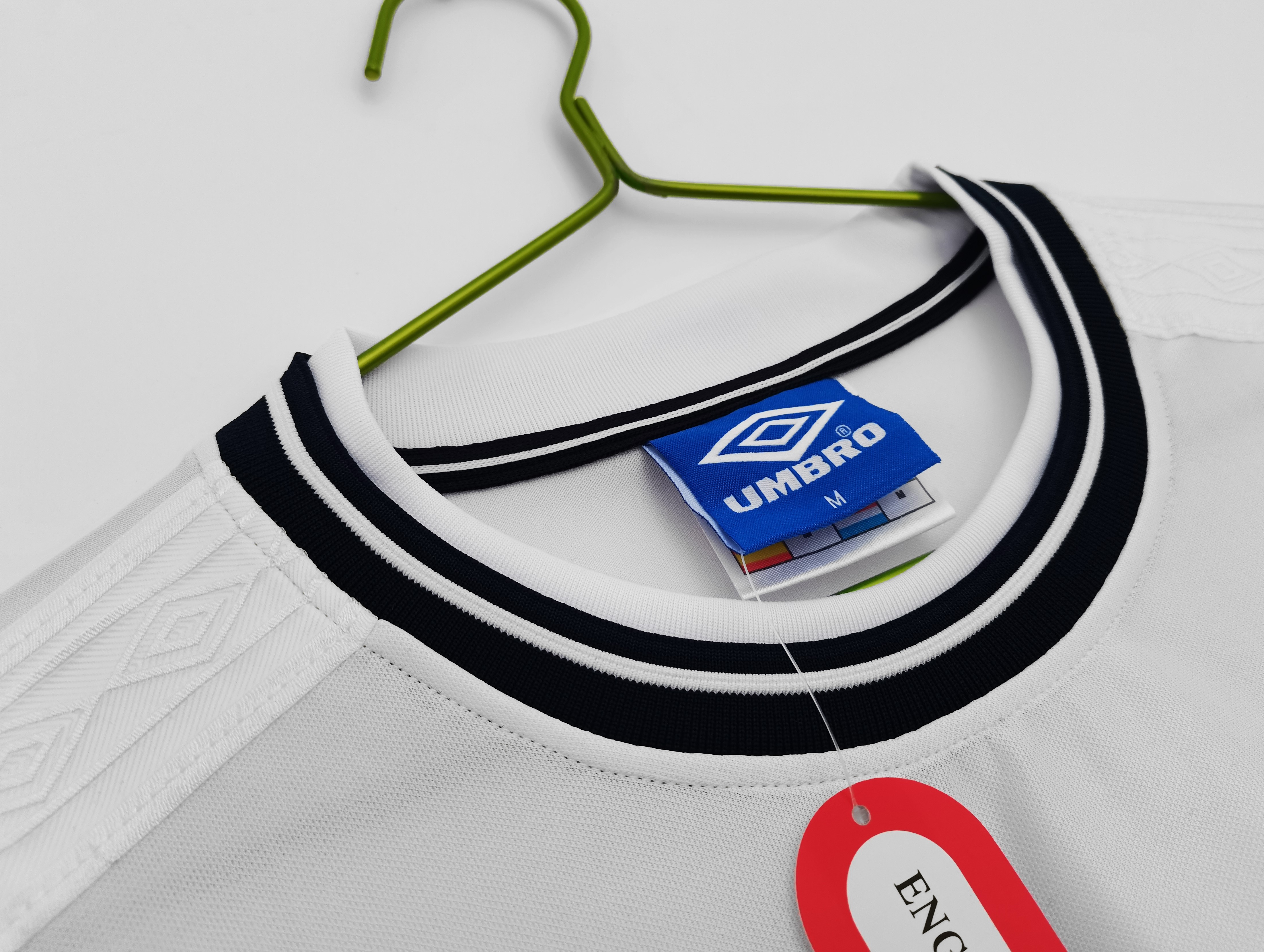 Retro England 2000 Home Stadium Jersey - UnitedFutballJersey