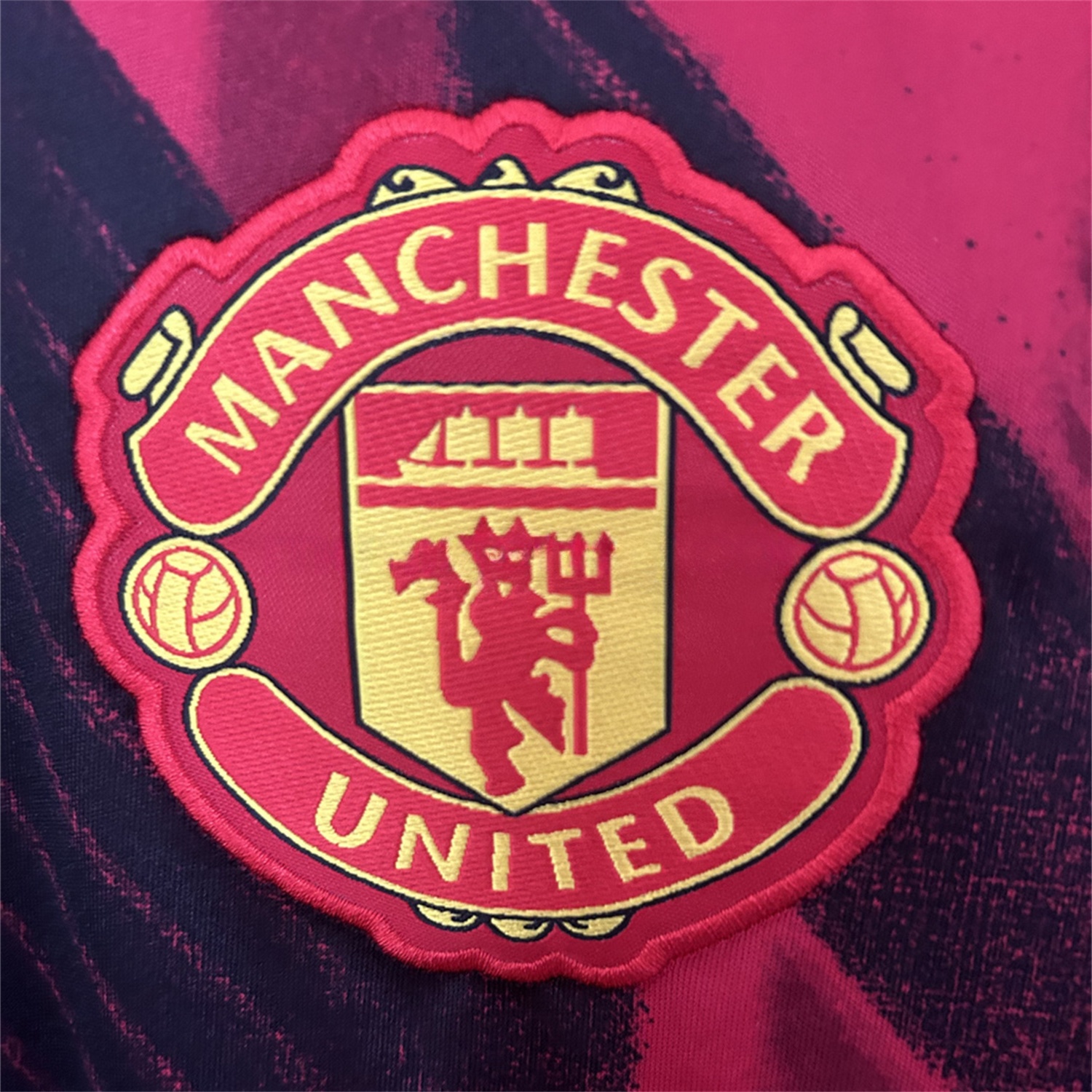 Manchester United 25-26 Red Pre-match Training Jersey - Fans Version - UnitedFutballJersey