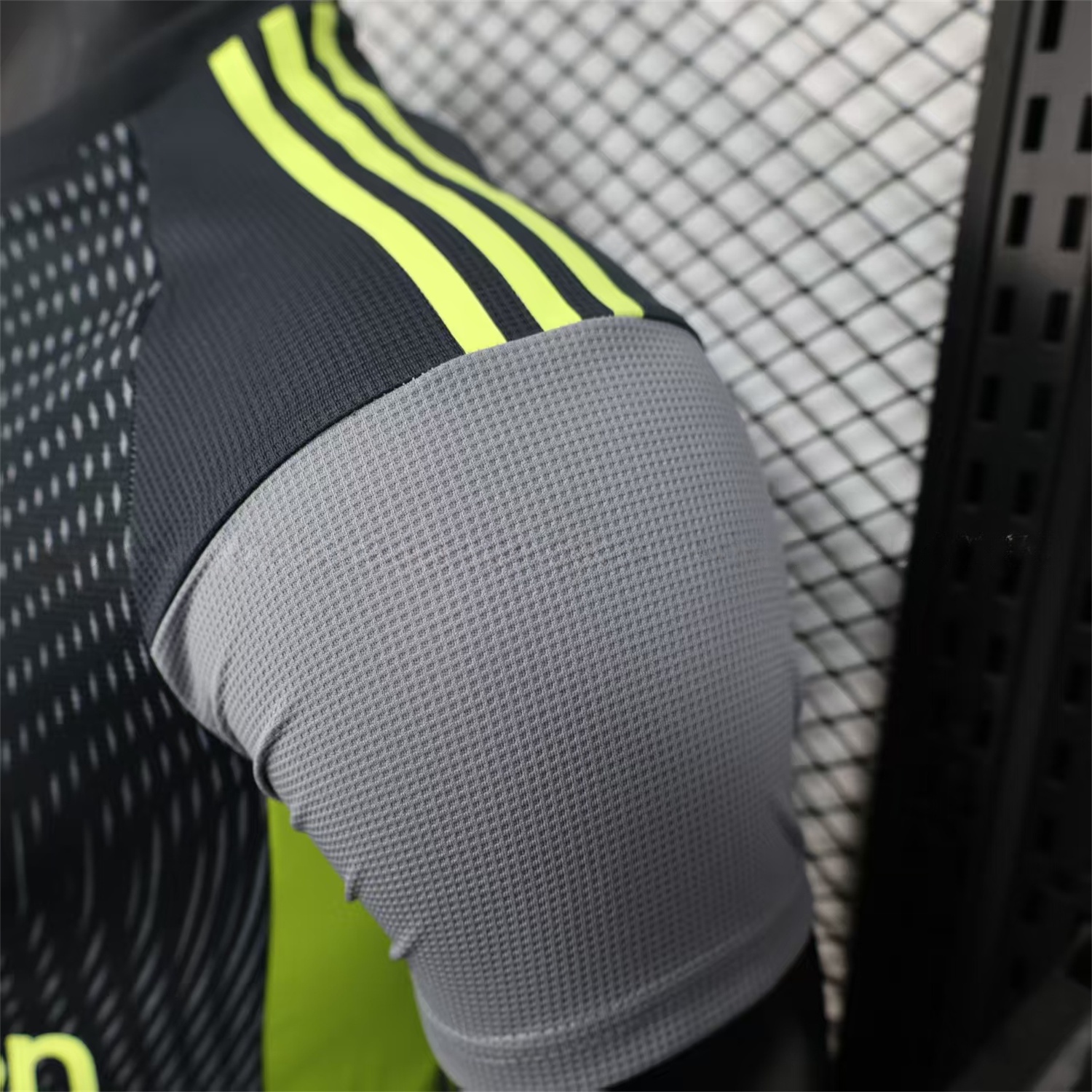 Manchester United 25-26 Black Grey Goalkeeper Jersey - Player Version - UnitedFutballJersey