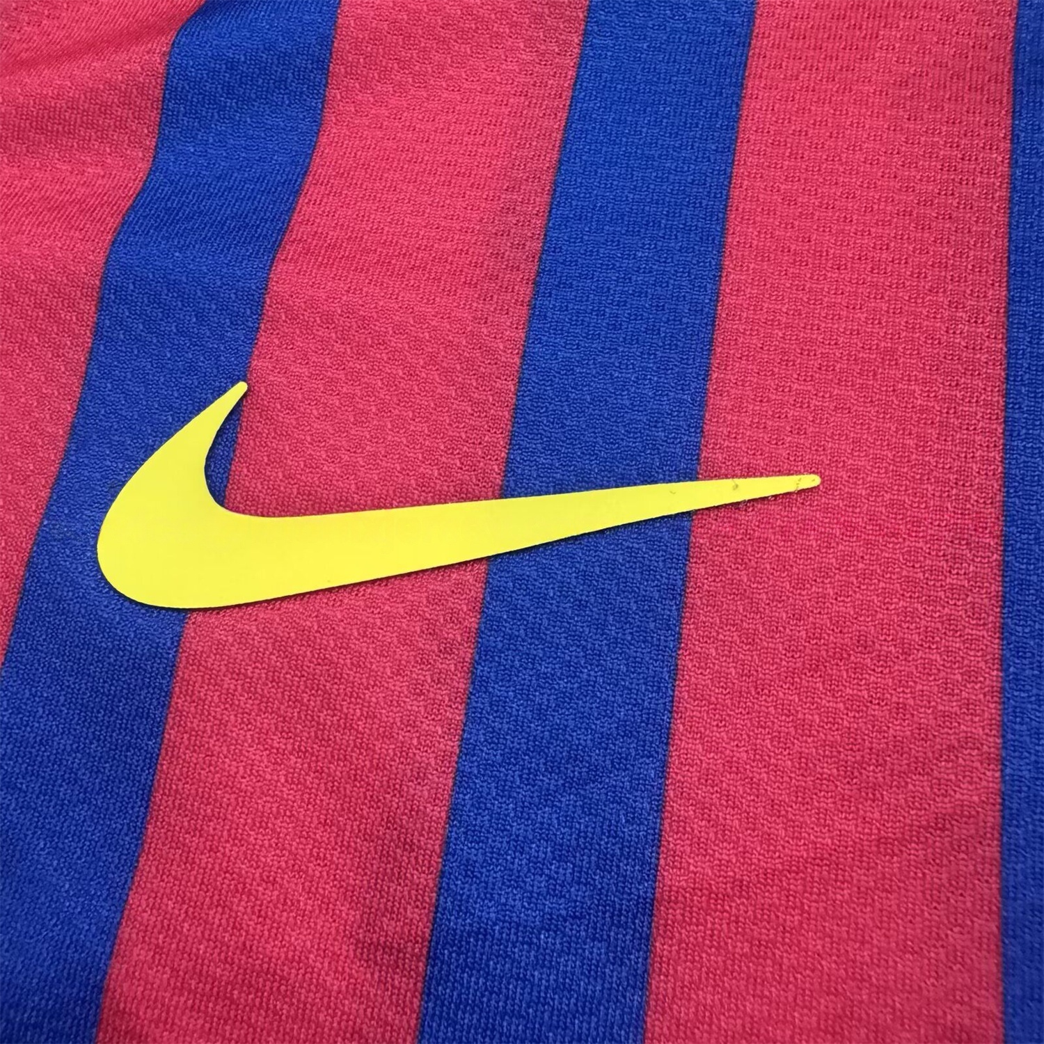 Retro Barcelona 2011-12 Home Kids Kit - UnitedFutballJersey
