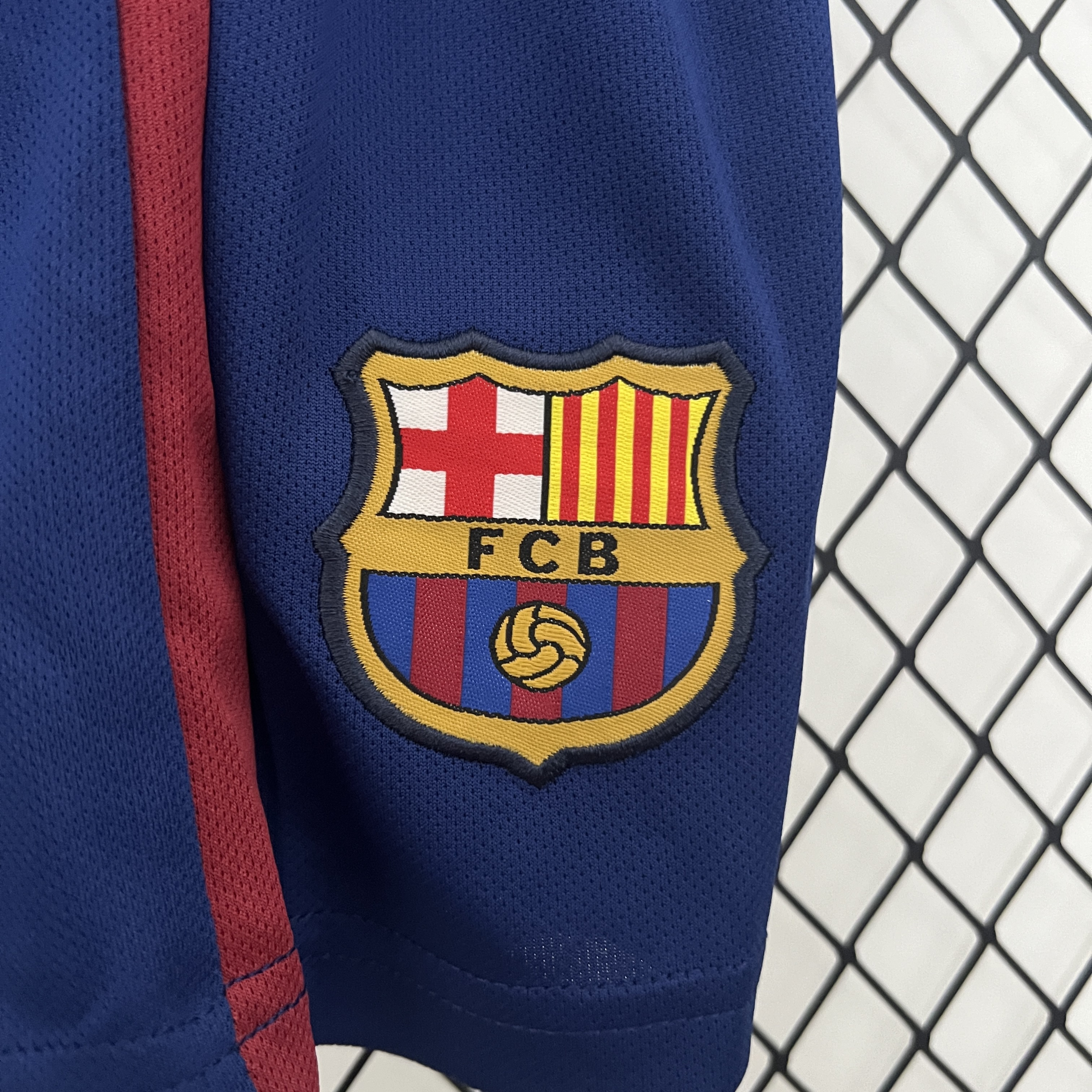 Retro Barcelona 2009-10 Home Stadium Kids Kit - UnitedFutballJersey