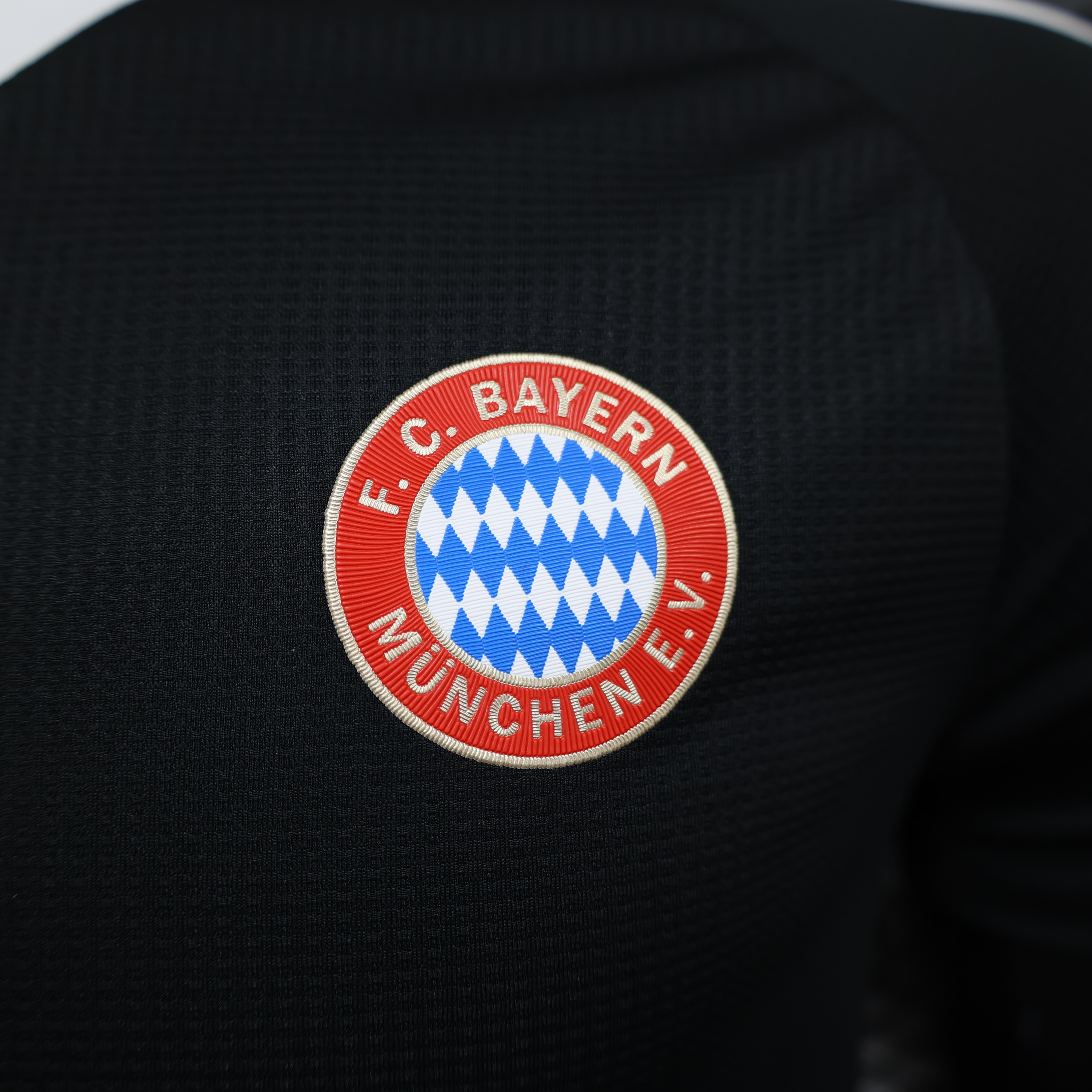Bayern Munich 24-25 Third Goalkeeper Black Jersey - Player Version - UnitedFutballJersey