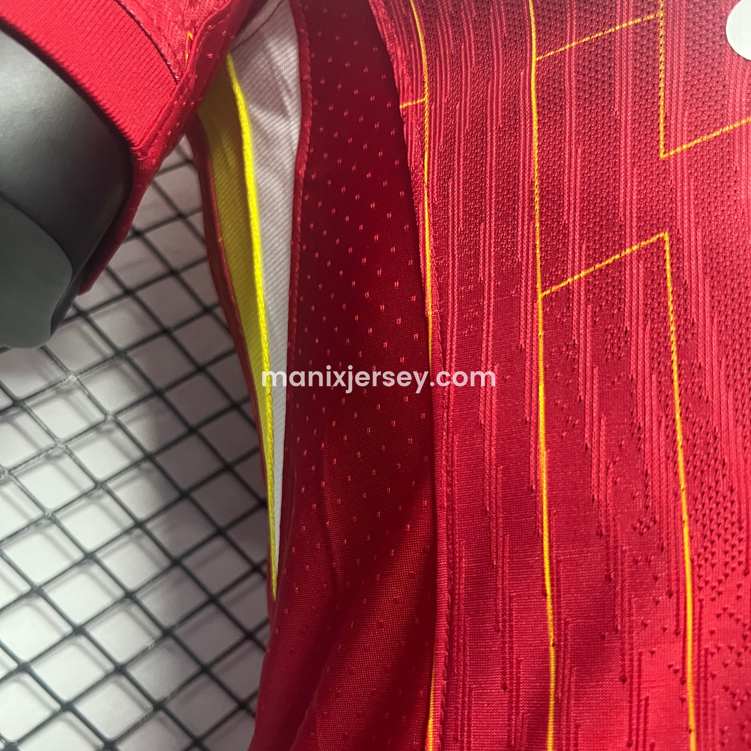Liver.pool 24-25 Home Jersey with Golden Champions Patch - Player Version - UnitedFutballJersey
