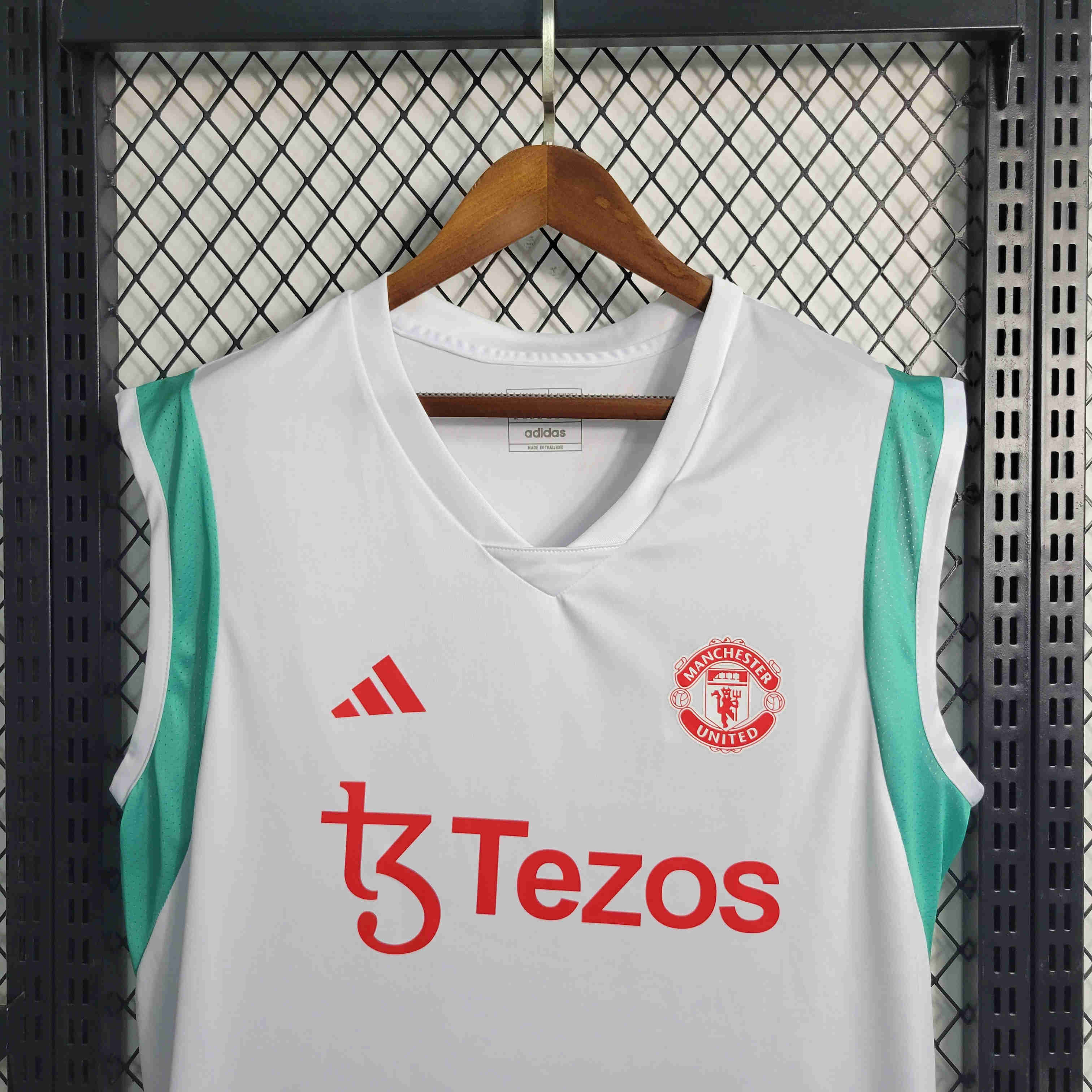 Manchester United 23-24 White Training Vest Size S-XXL - UnitedFutballJersey
