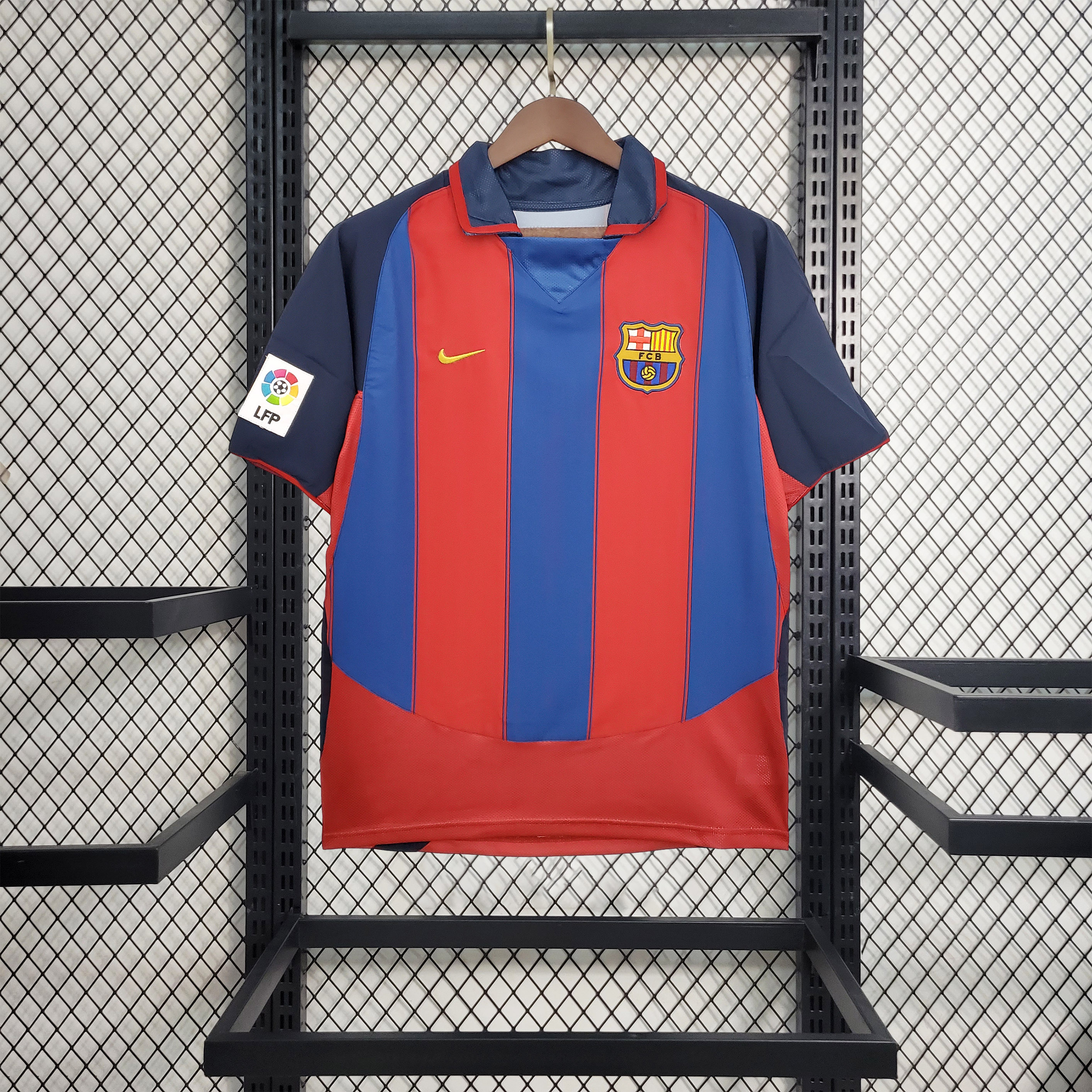 B.A.R.S.A Retro 03-04 Home Stadium Jersey - UnitedFutballJersey
